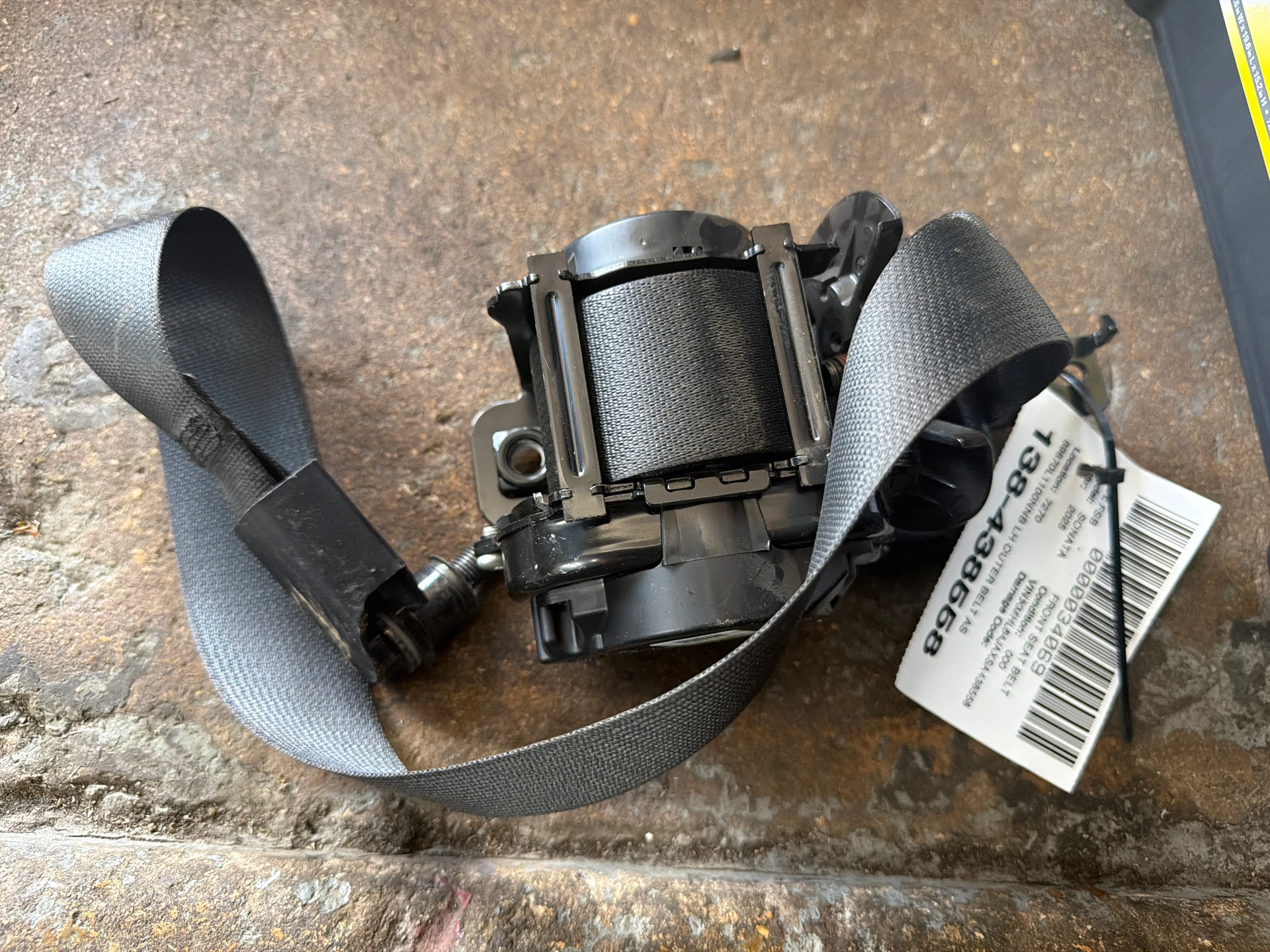 Lh Outer Belt Assy · 1