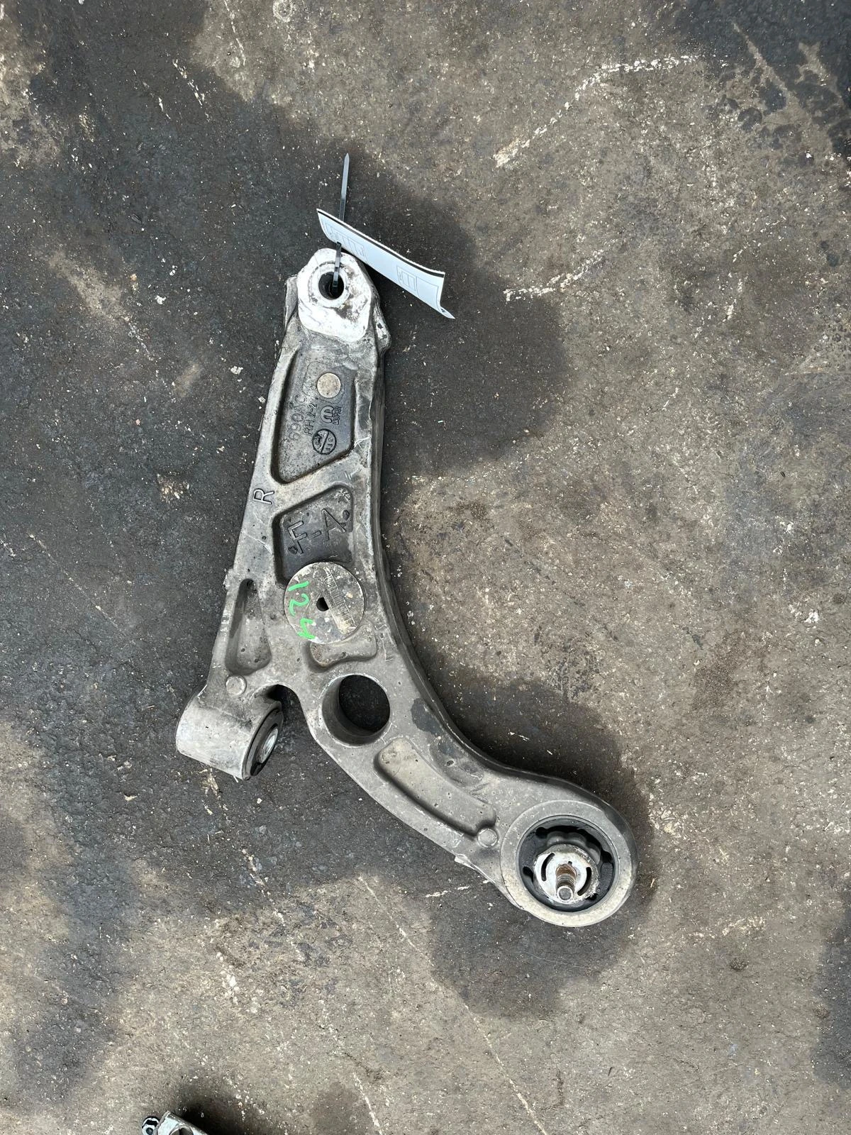 Rh Front Lower Control Arm · 1