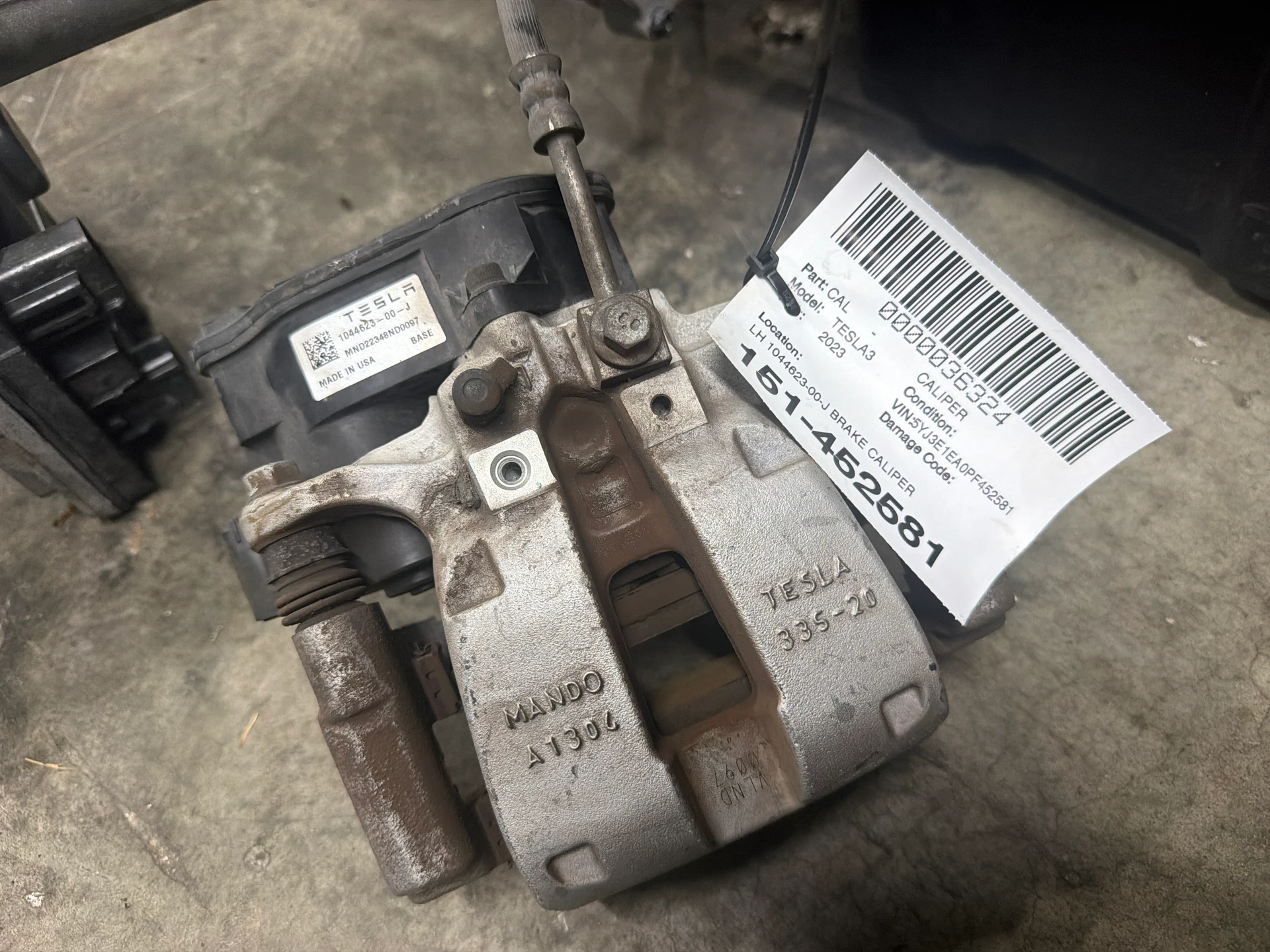 Lh Brake Caliper Rear · 1