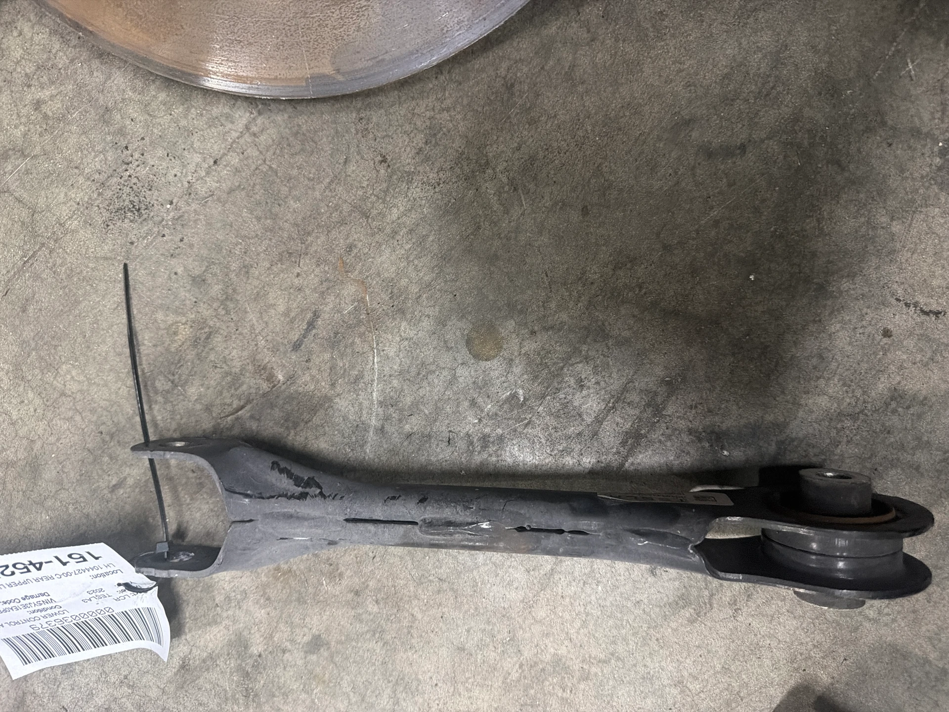 Lh Rear Upper Link Assy · 1