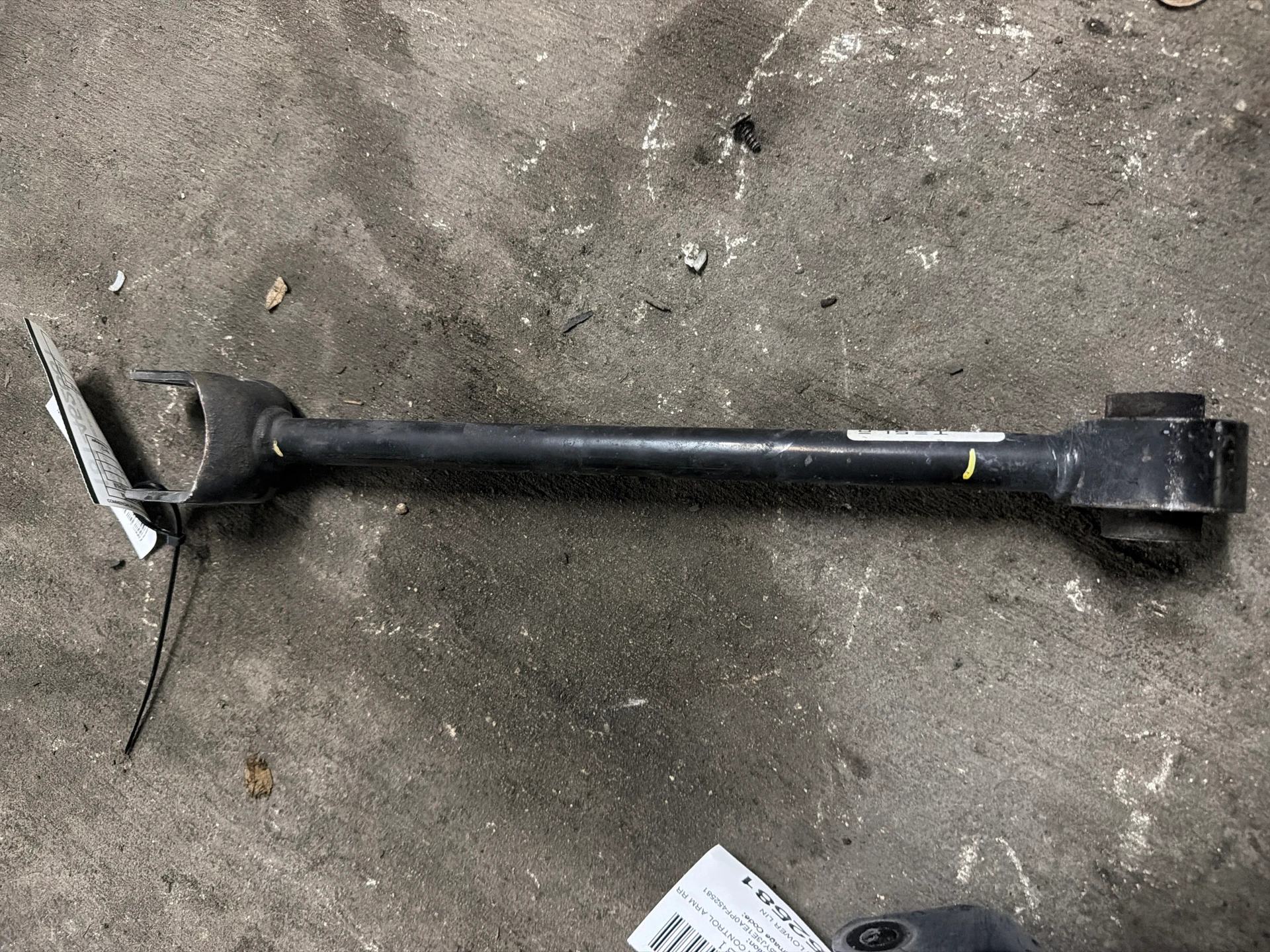 Rh Rear Lower Link Assy · 1