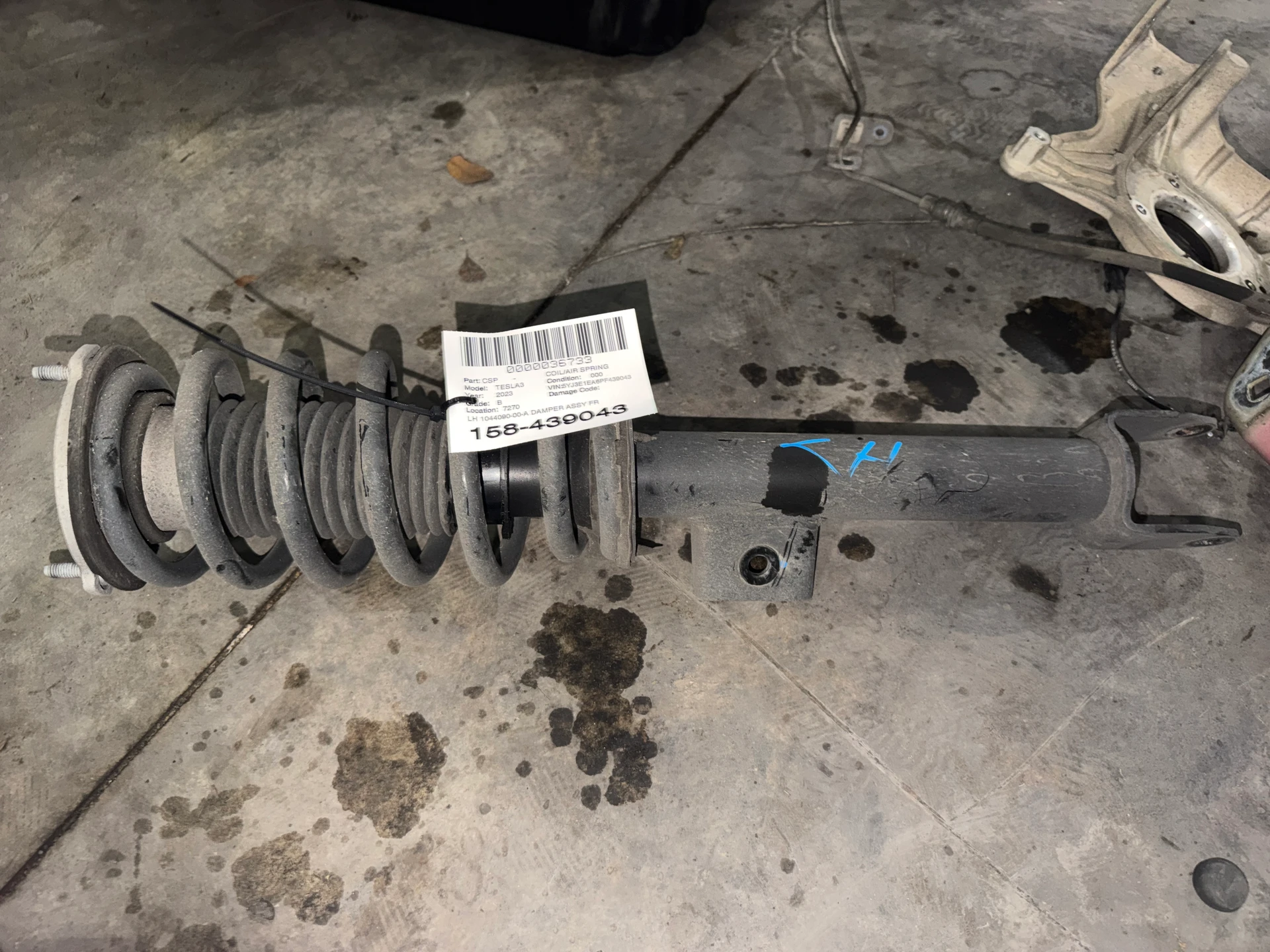 Lh Damper Assy Front Rear Wheel Drive · 1