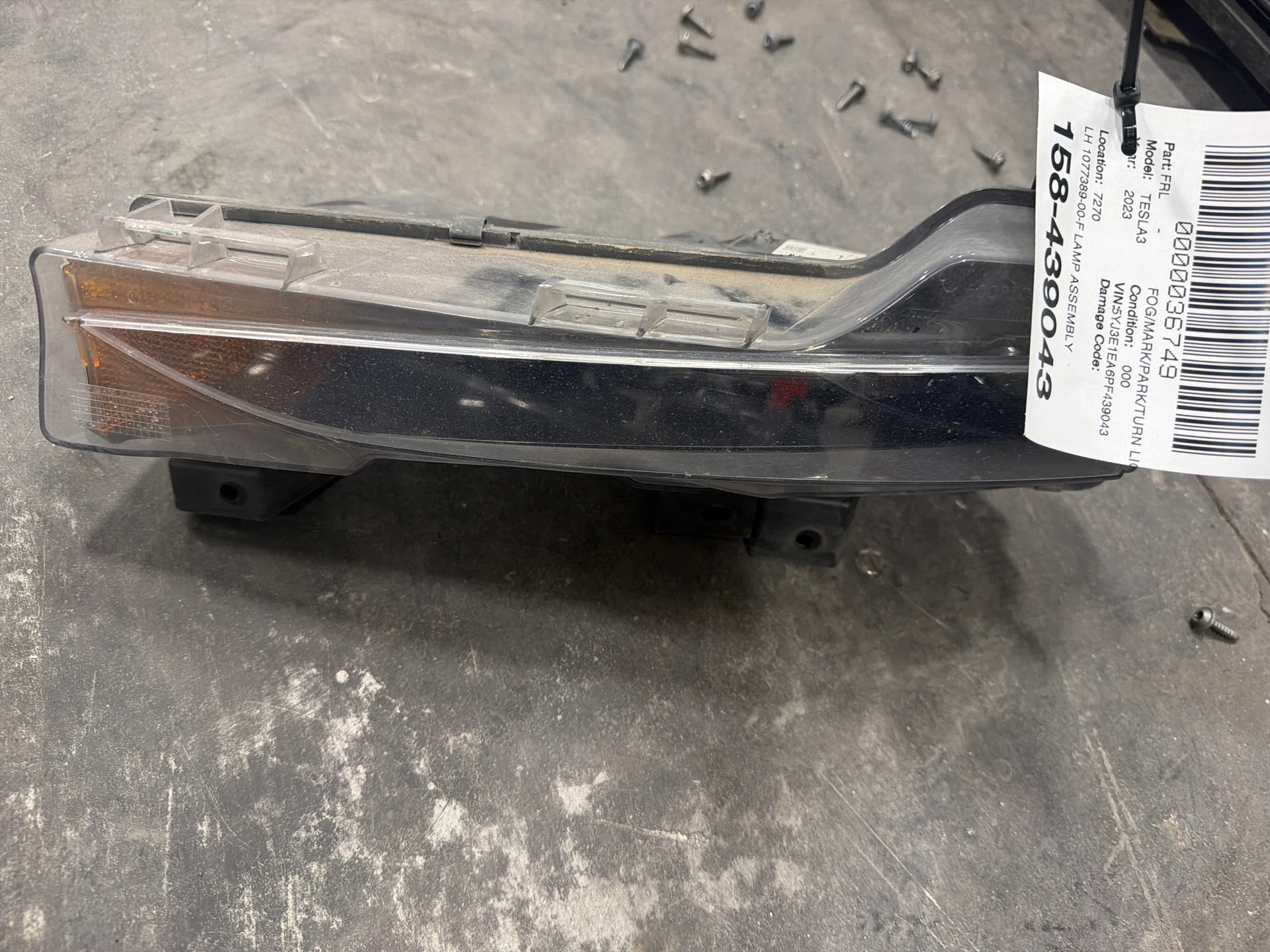Lh Lamp Assembly Fascia Lamp Front · 1