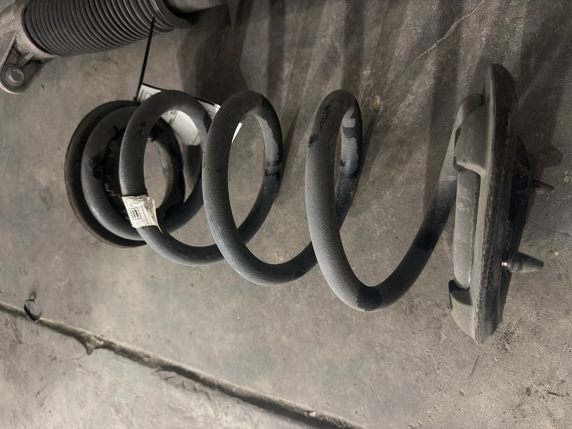Rear Left Spring · 1