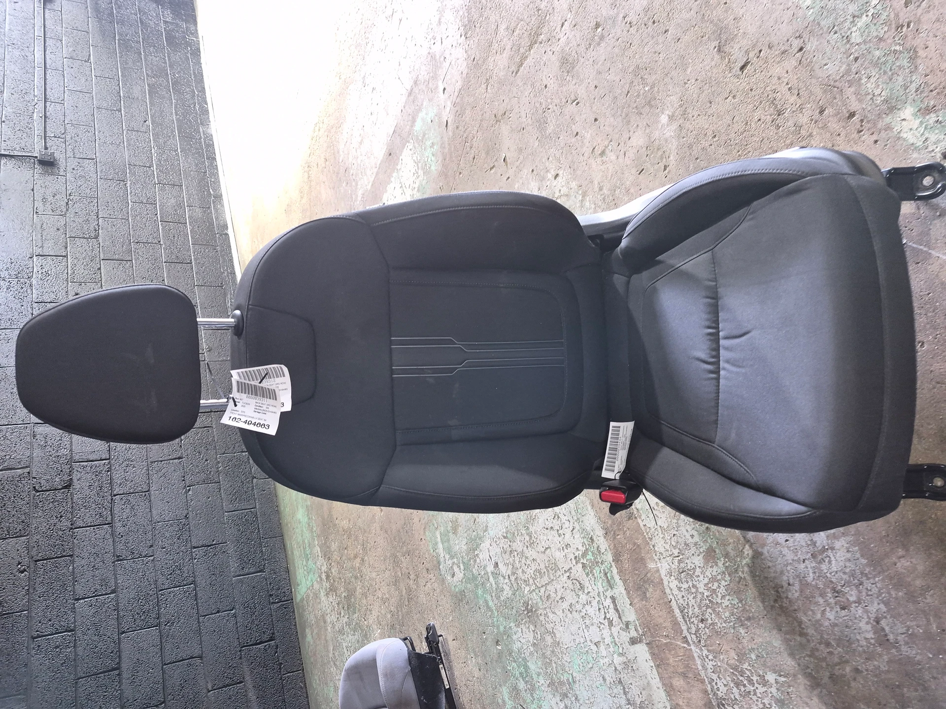 Front Cushion Assy · 1