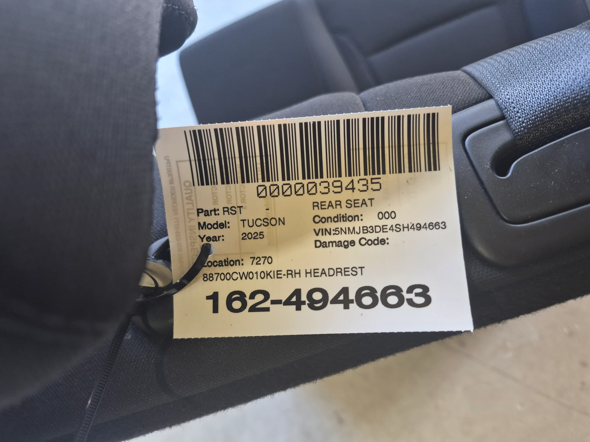 Rh Headrest · 2