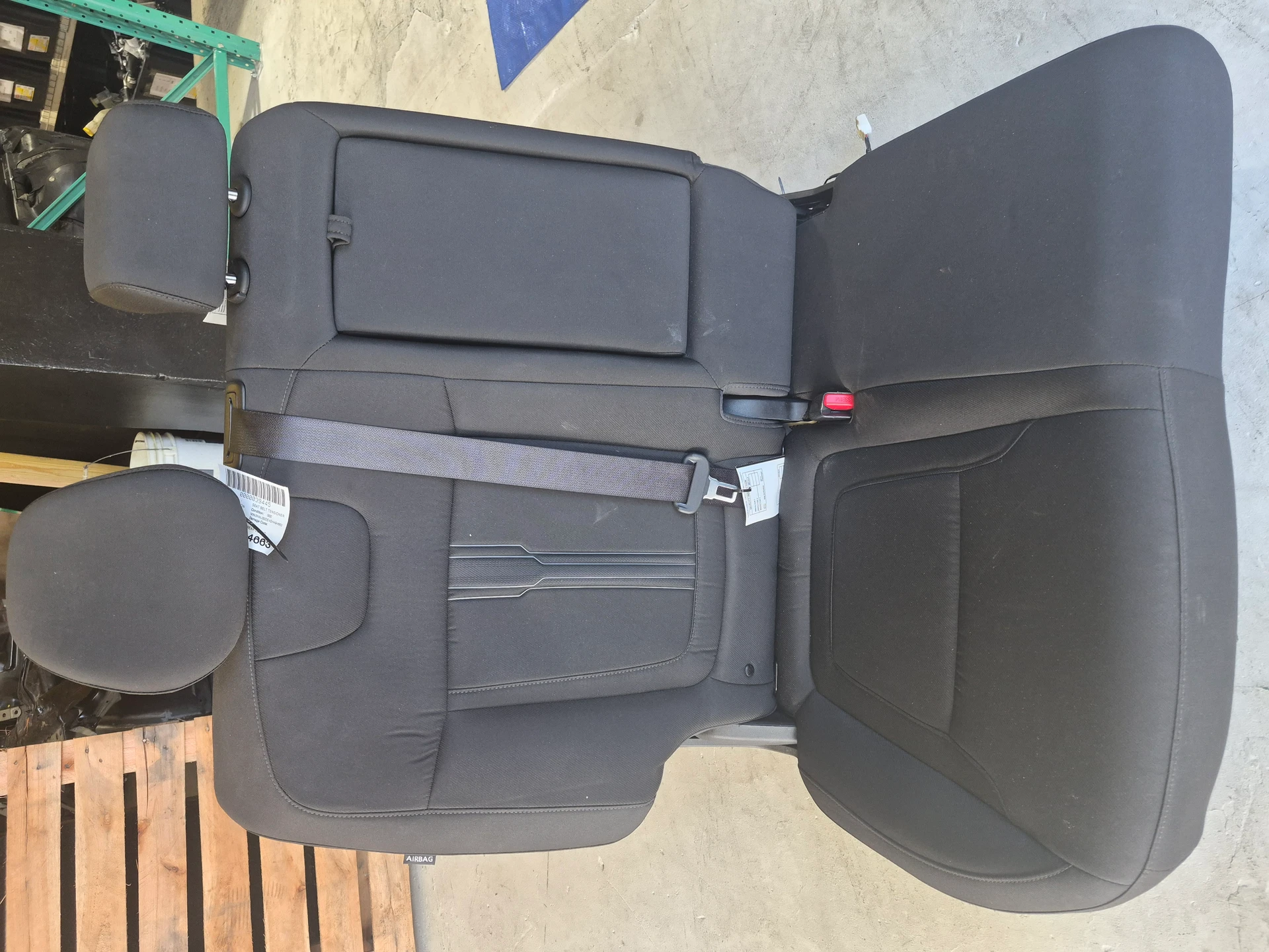 Rh Rear Cushion Assy · 1
