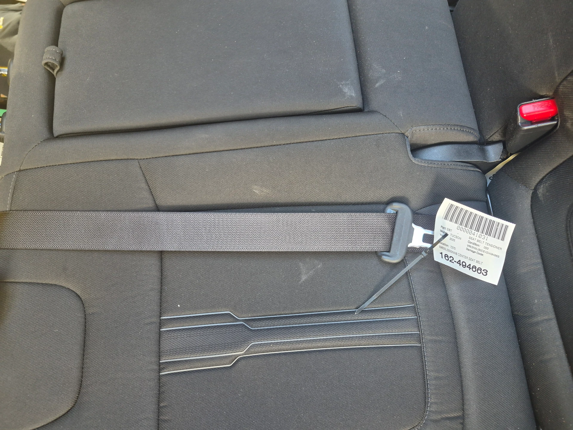 Center Seat Belt · 1