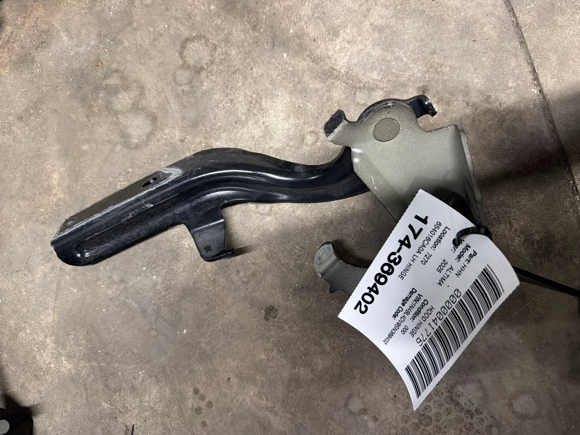 Lh Hood Hinge · 1