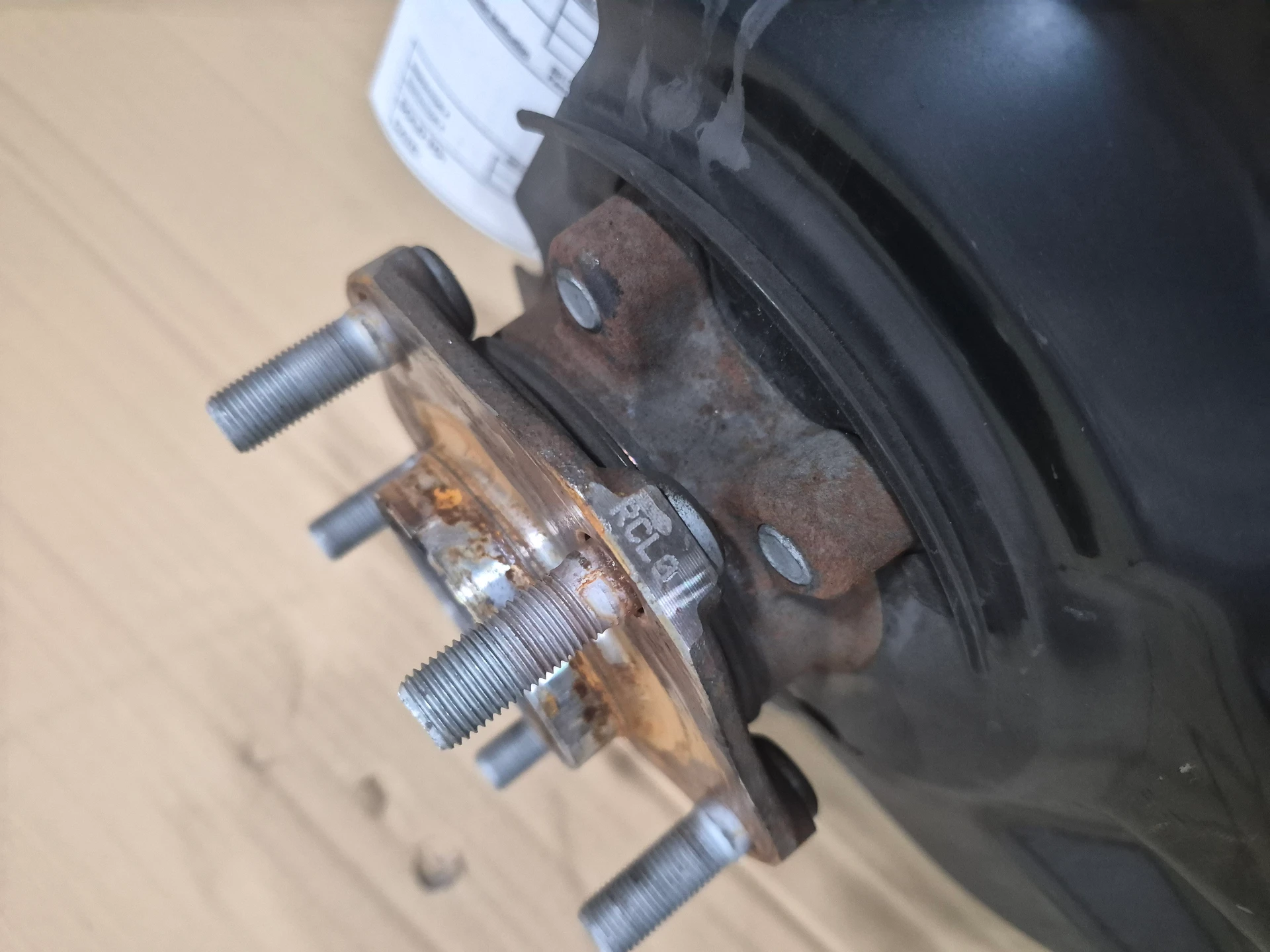 Front Lh Hub Assy · 2