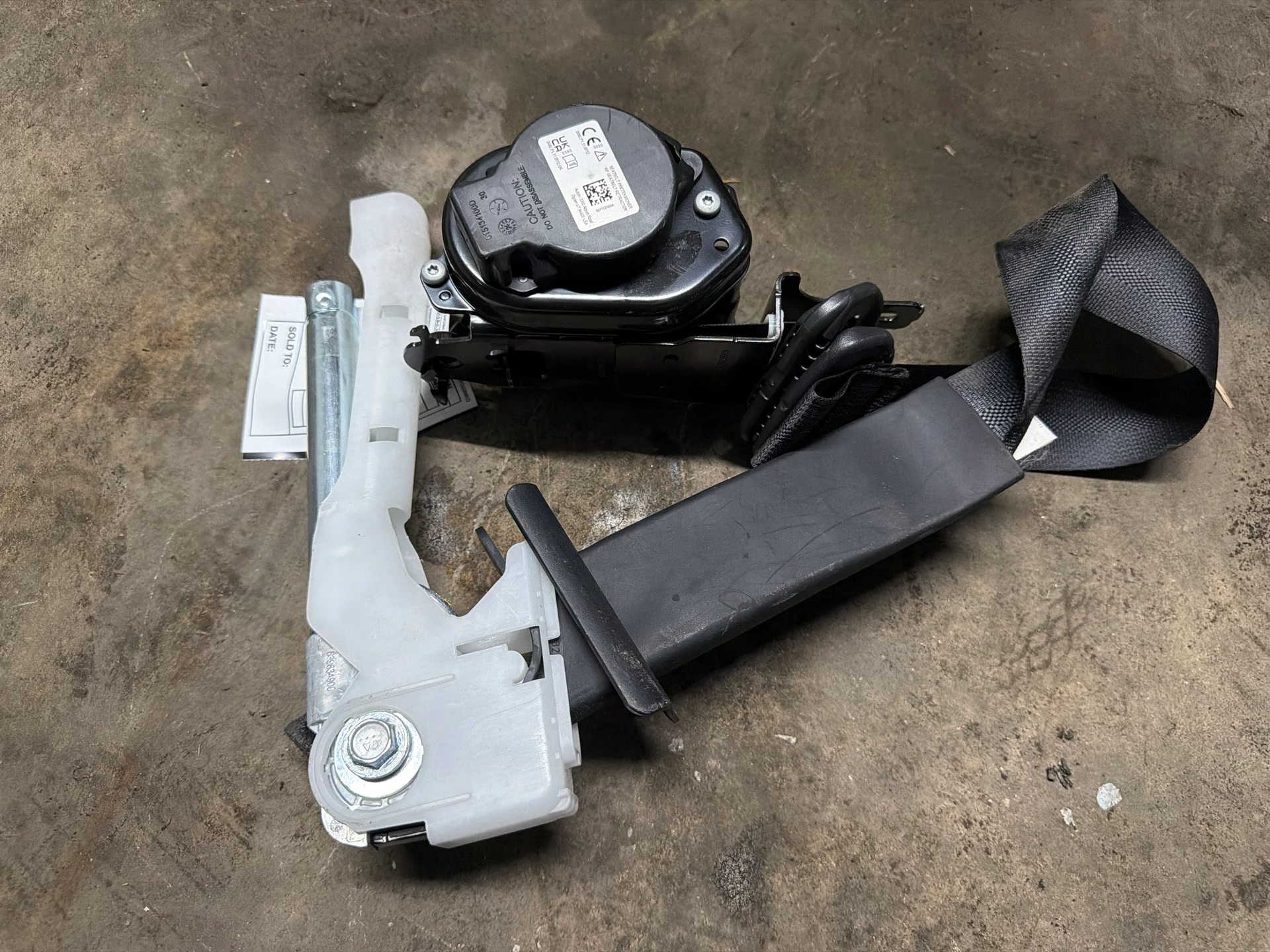 Rh Belt and Retractor · 1