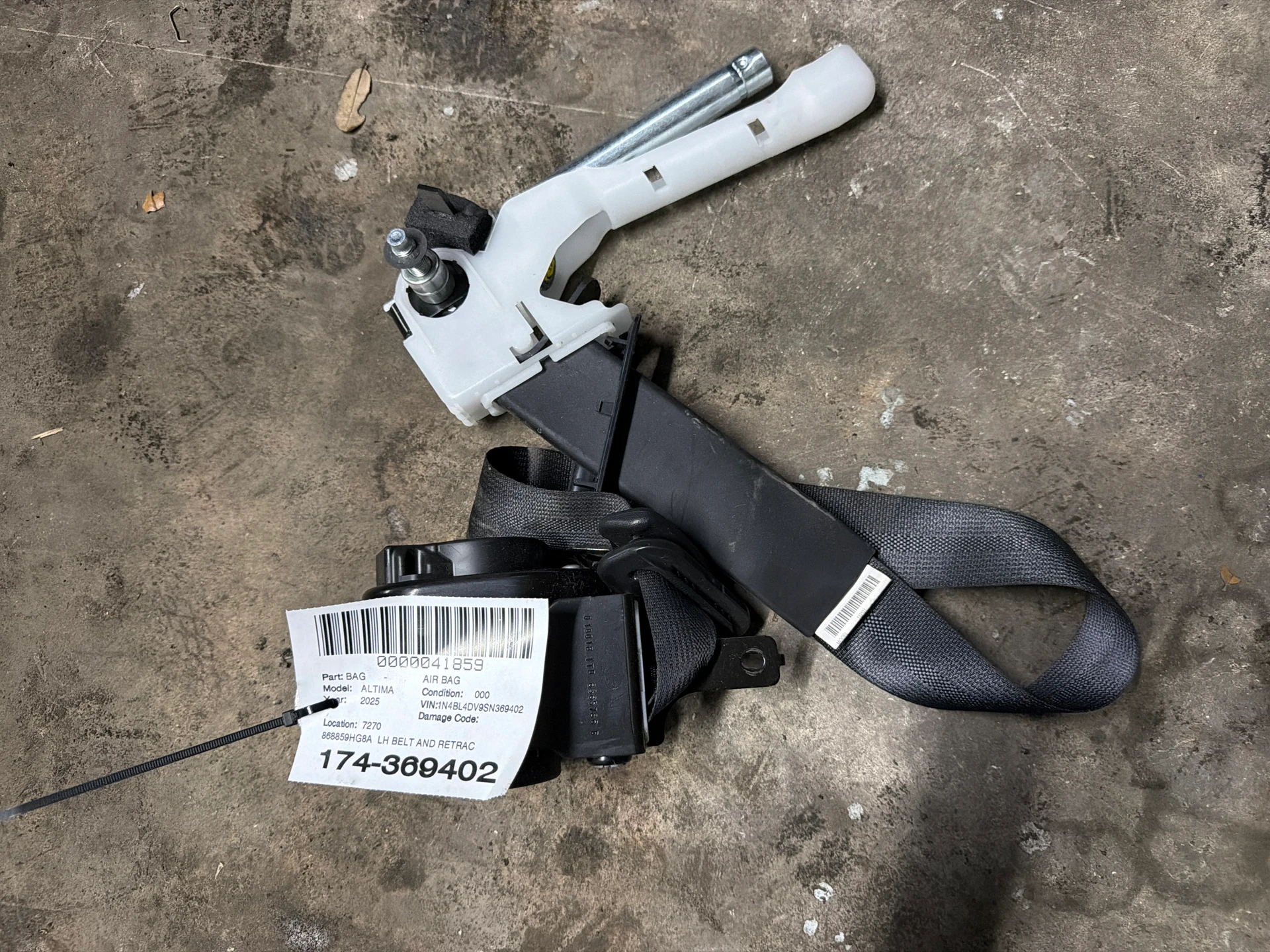 Lh Belt and Retractor · 1