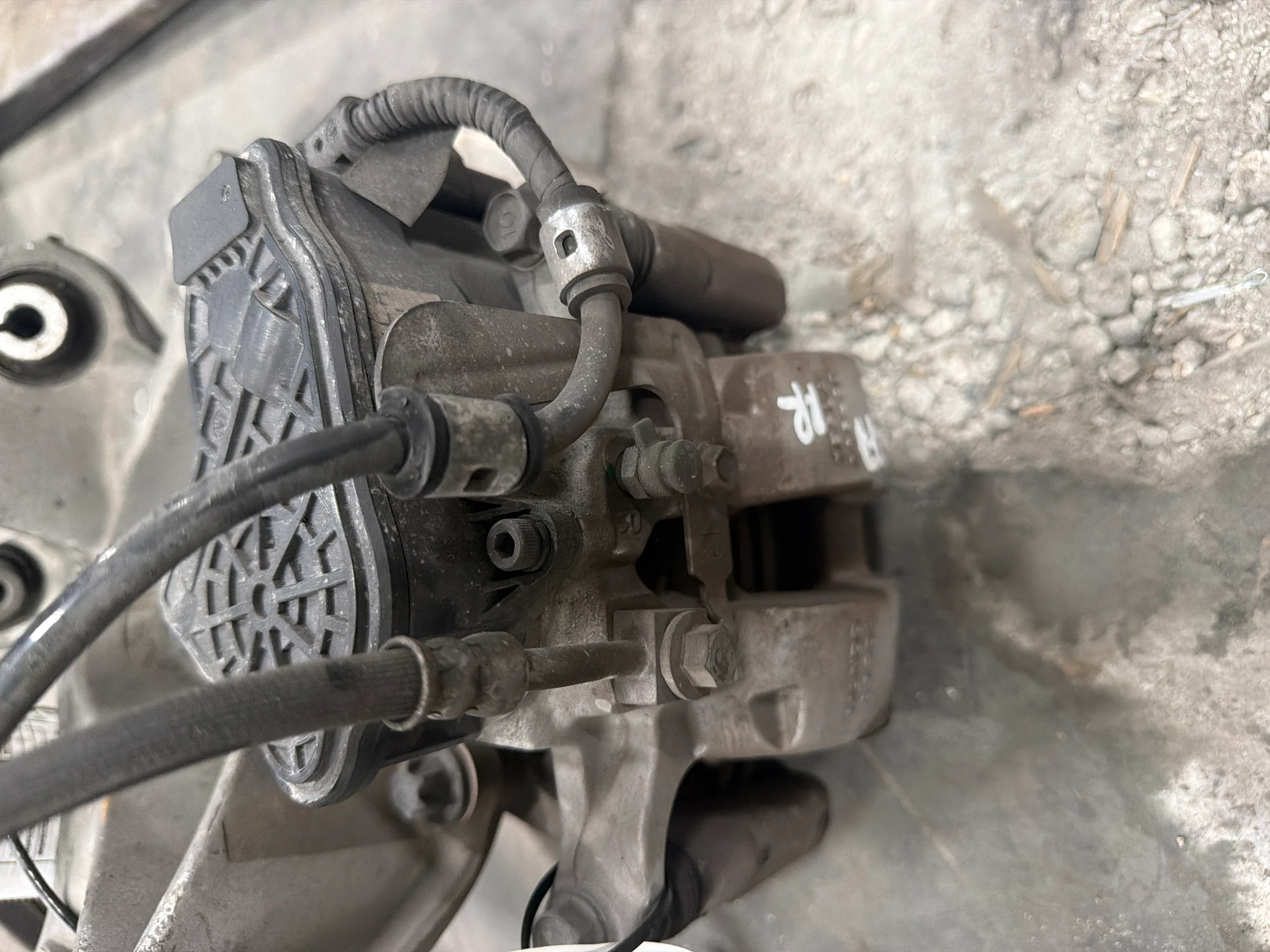 Rh Brake Caliper Rear · 1