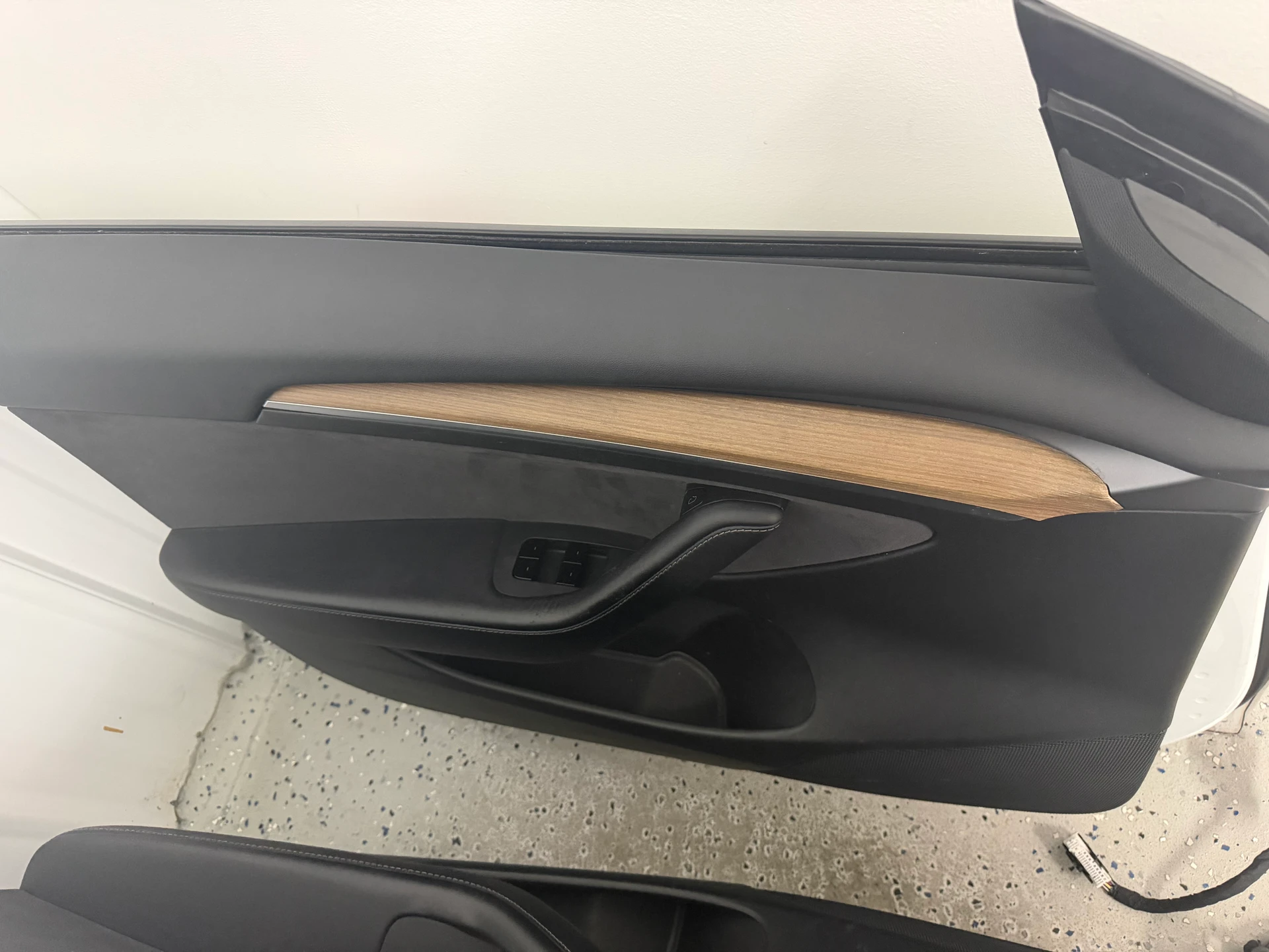Lh Front Door Assy · 2