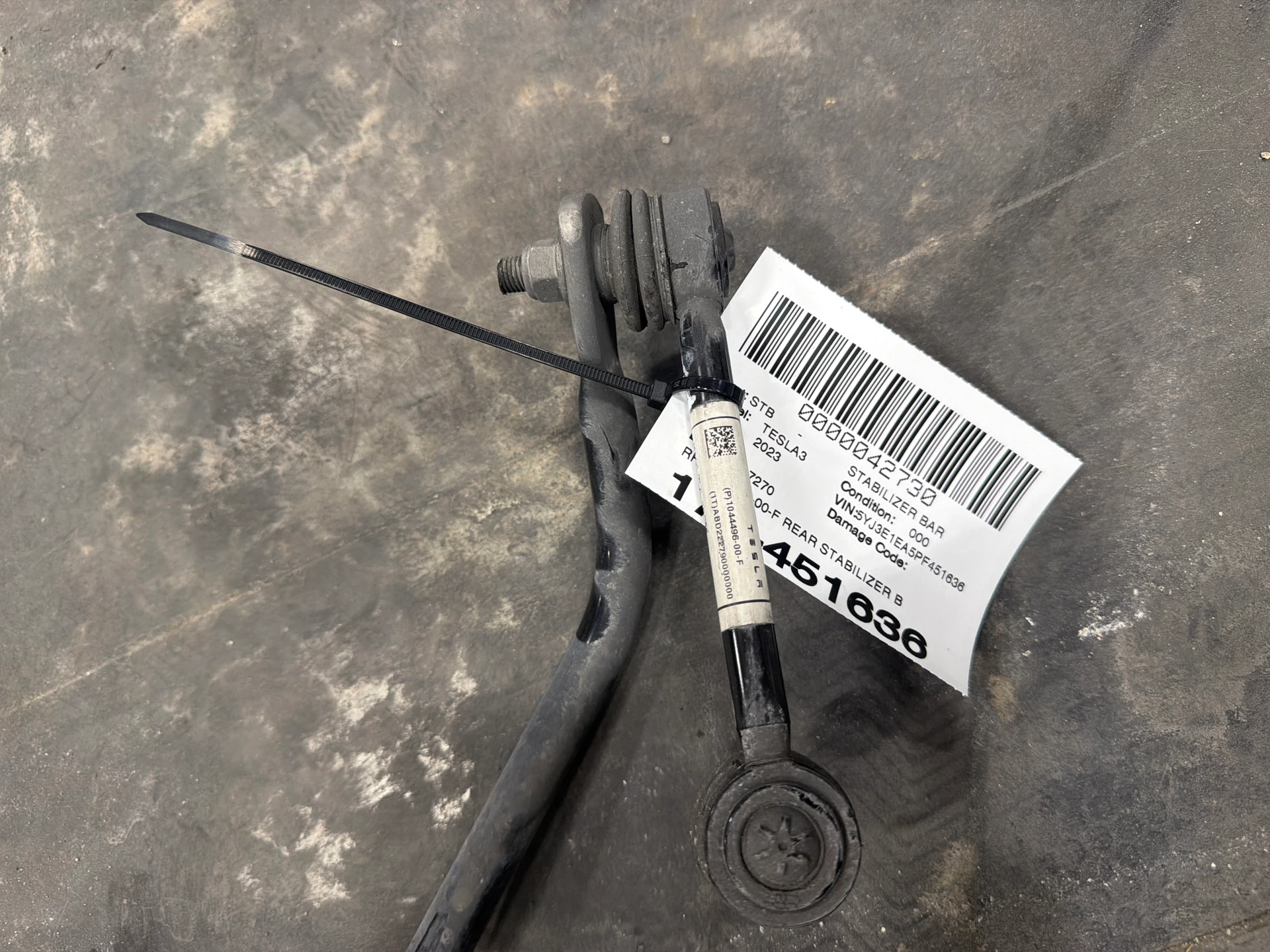 Rear Stabilizer Bar Link Rh · 1