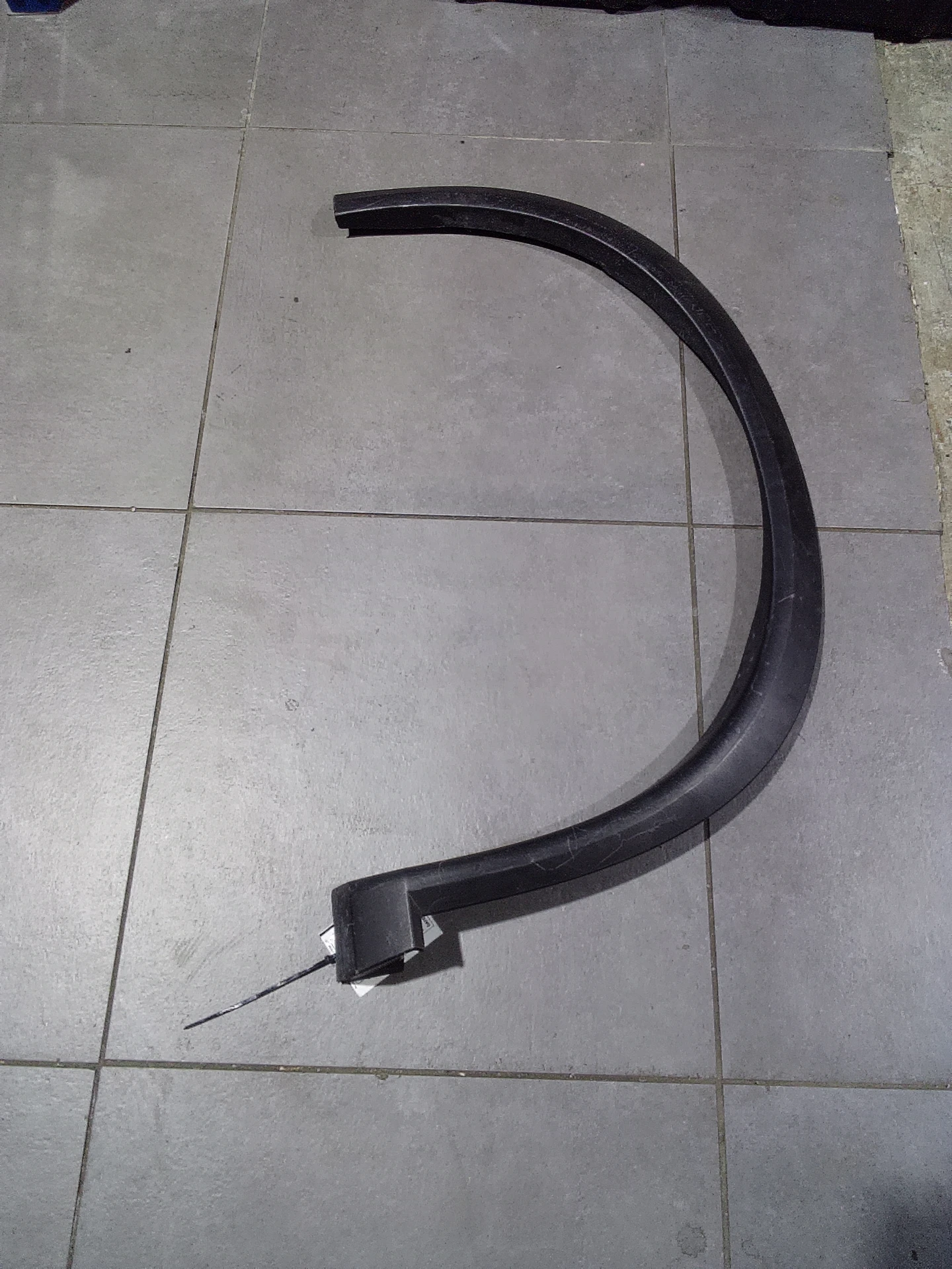Lh Wheel Opening Molding · 1