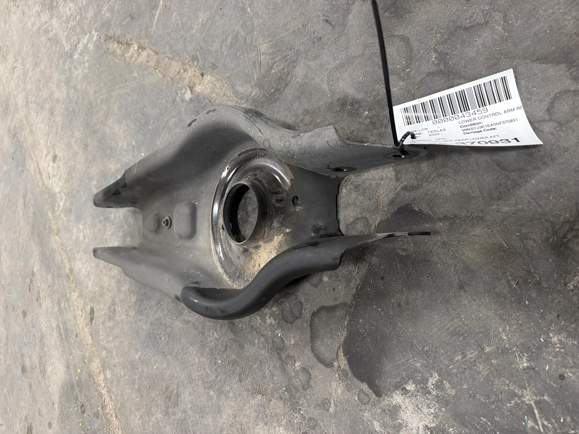 Rh Rear Lower Aft Link Assy · 1