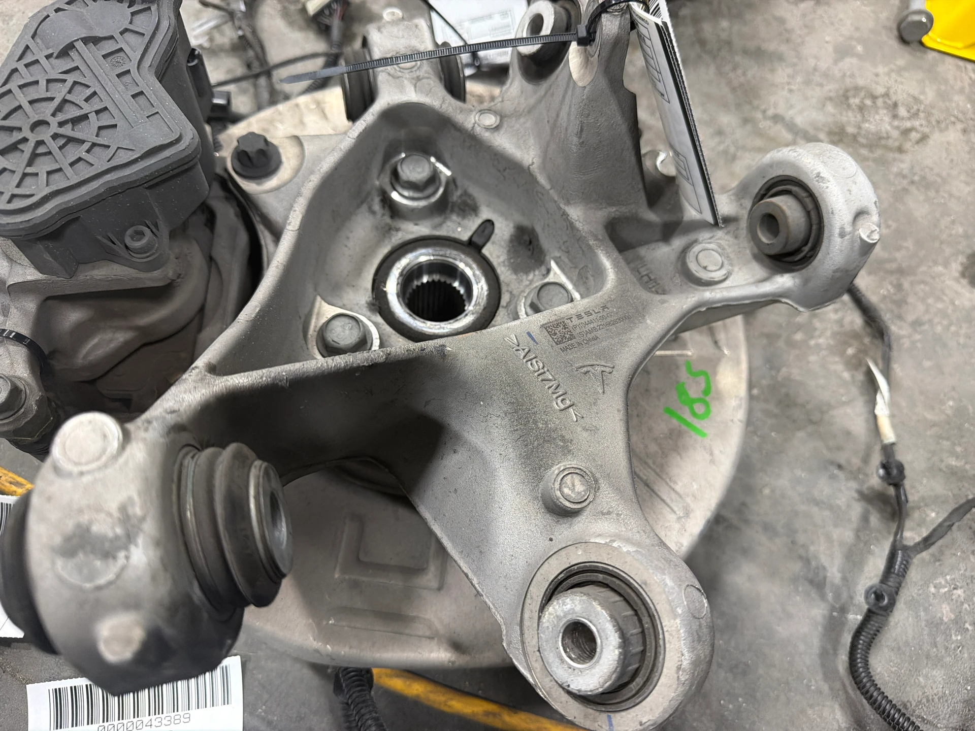 Rh Rear Knuckle · 1