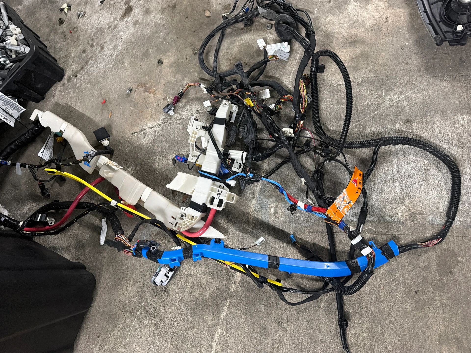 Asy,harn,body Right,left Hand Drive,prem · 1