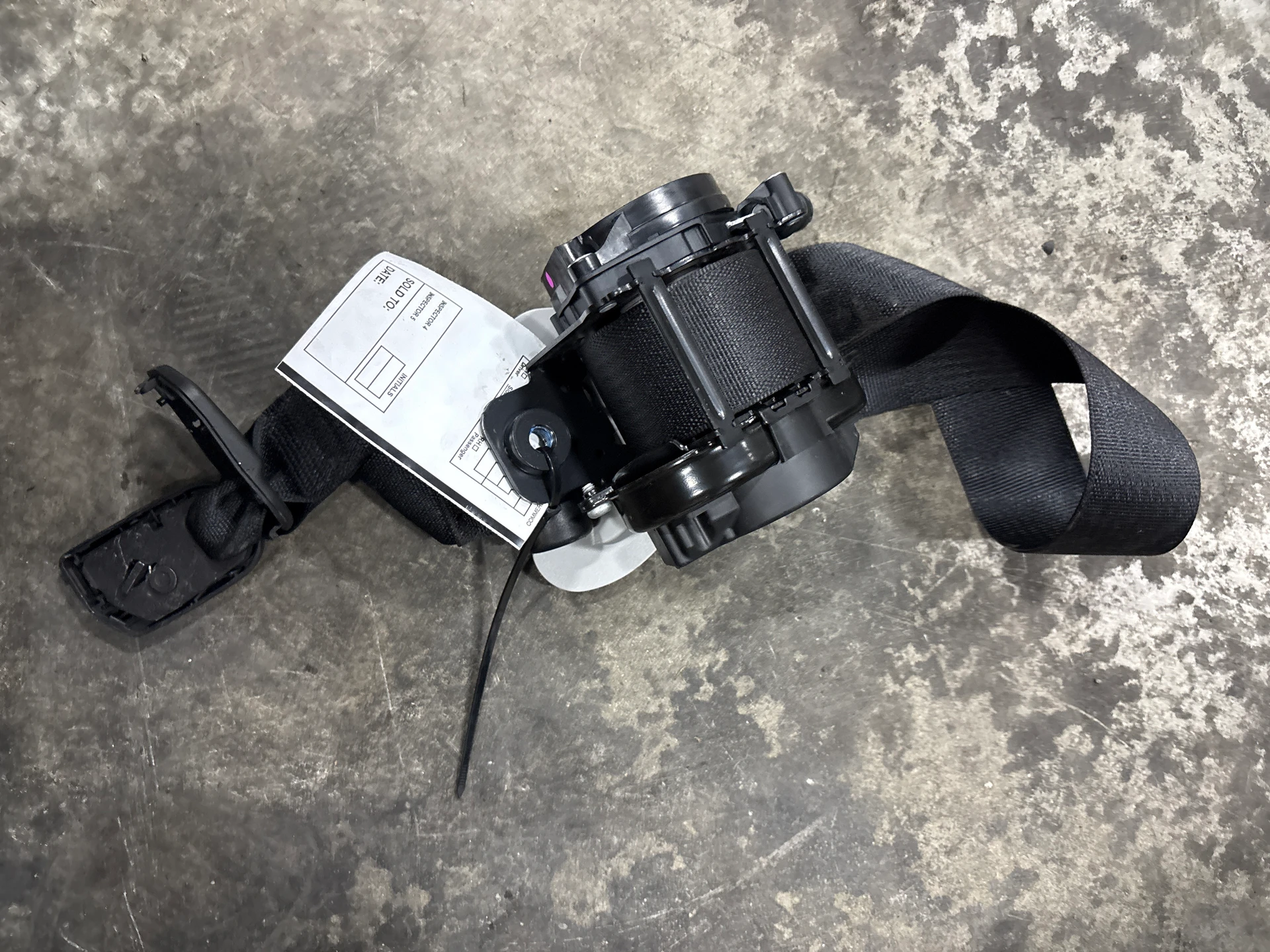 Rh First Row - Seat Belt Retractor Assembly · 1