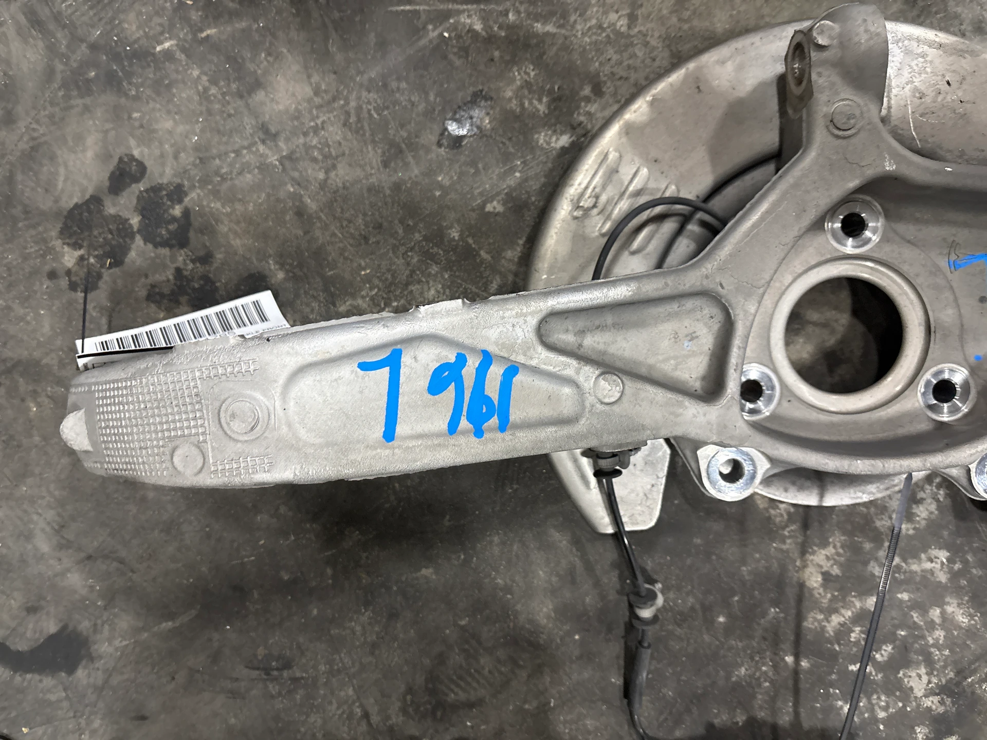 Lh Front Knuckle · 1