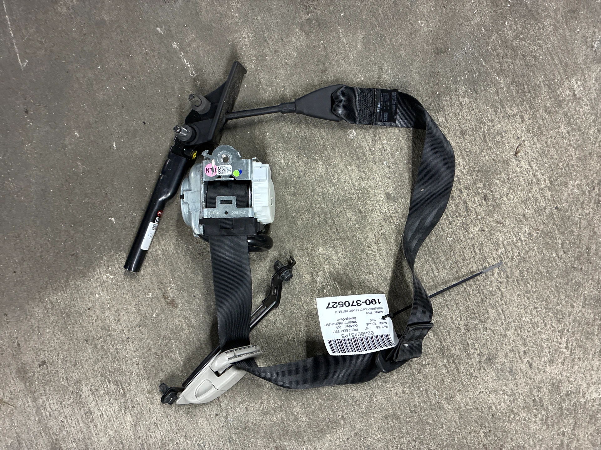 Lh Belt and Retractor · 1