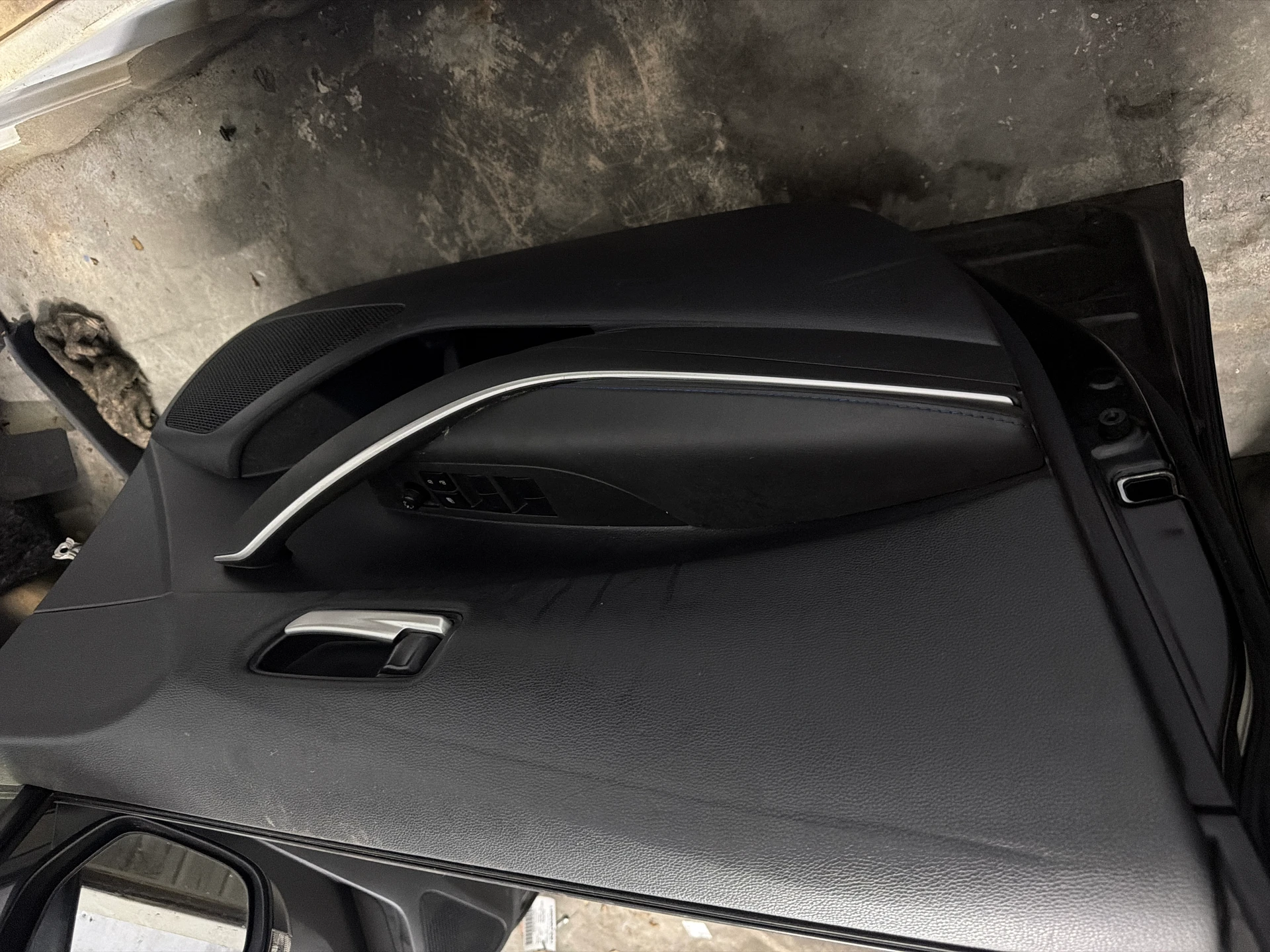 Lh Front Door Assy · 2