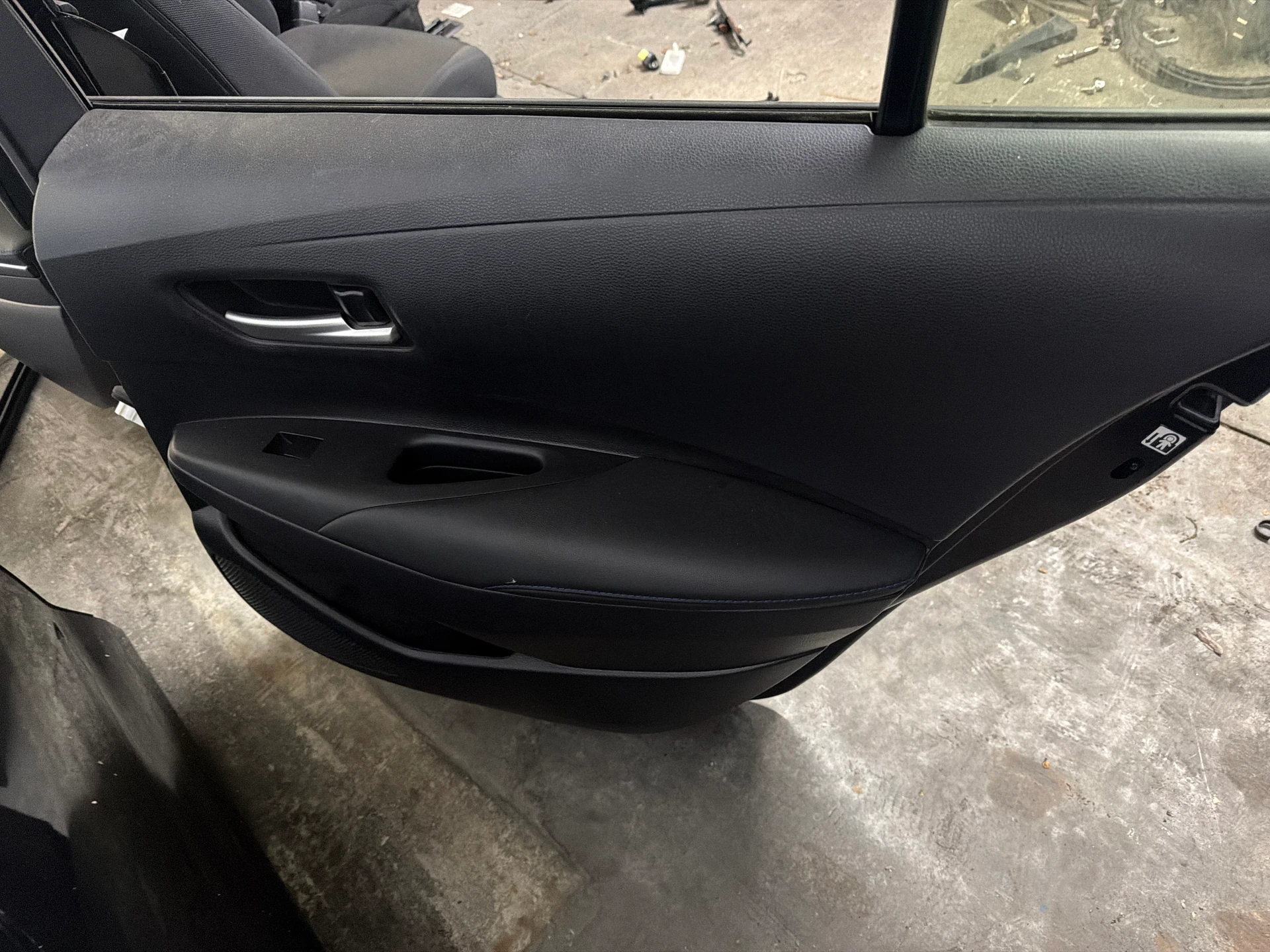 Rh Rear Door Assy · 2