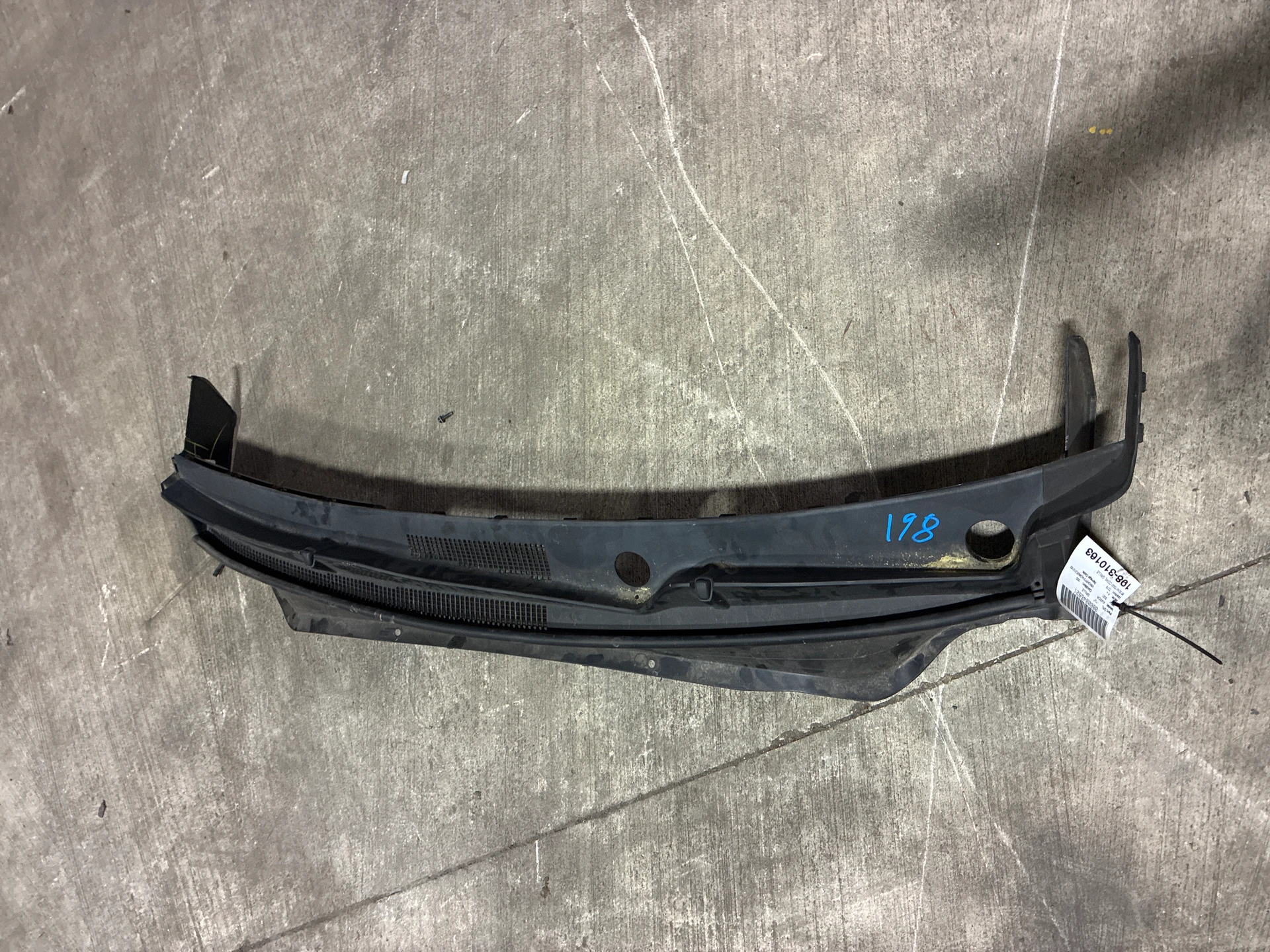 Cowl Grille · 1