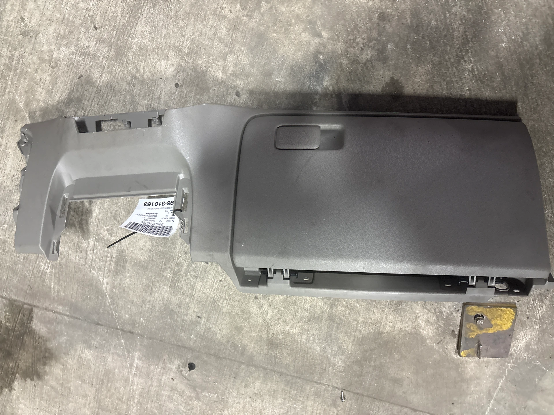 Glove Box To 08/02/2020 Black · 1