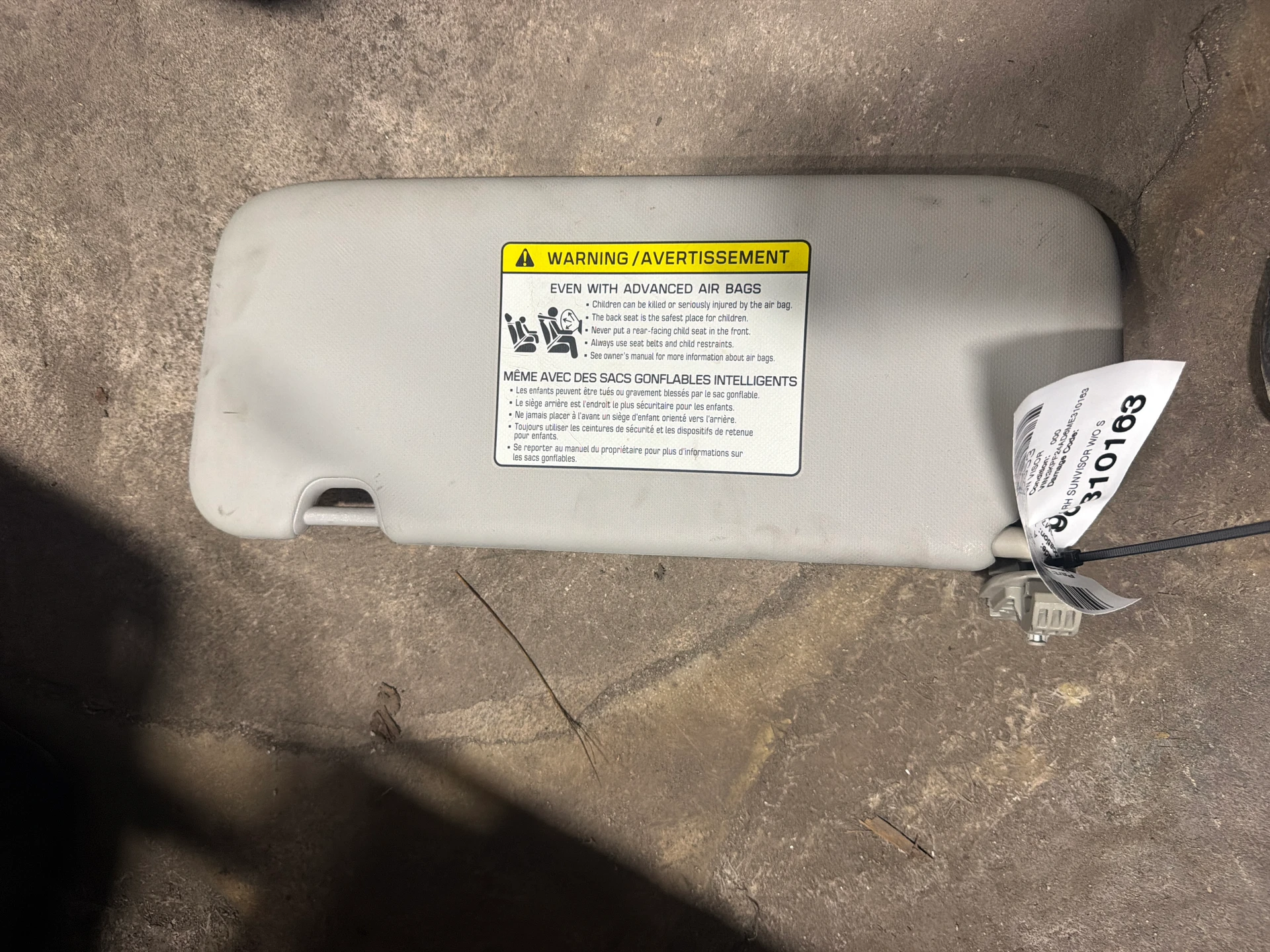 Rh Sunvisor w/o Sliding Type Black · 1