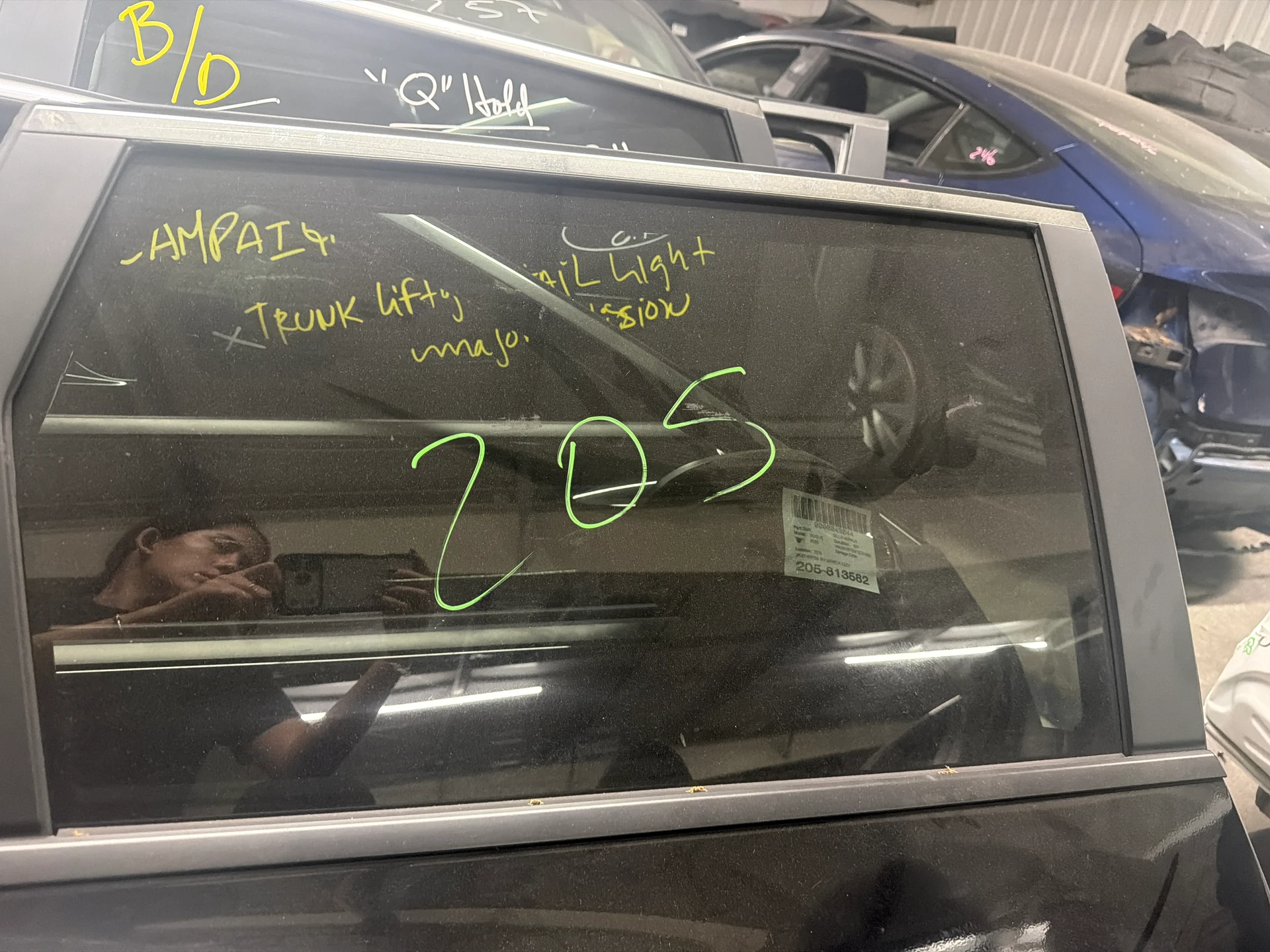 Rh Rear Door Glass · 1
