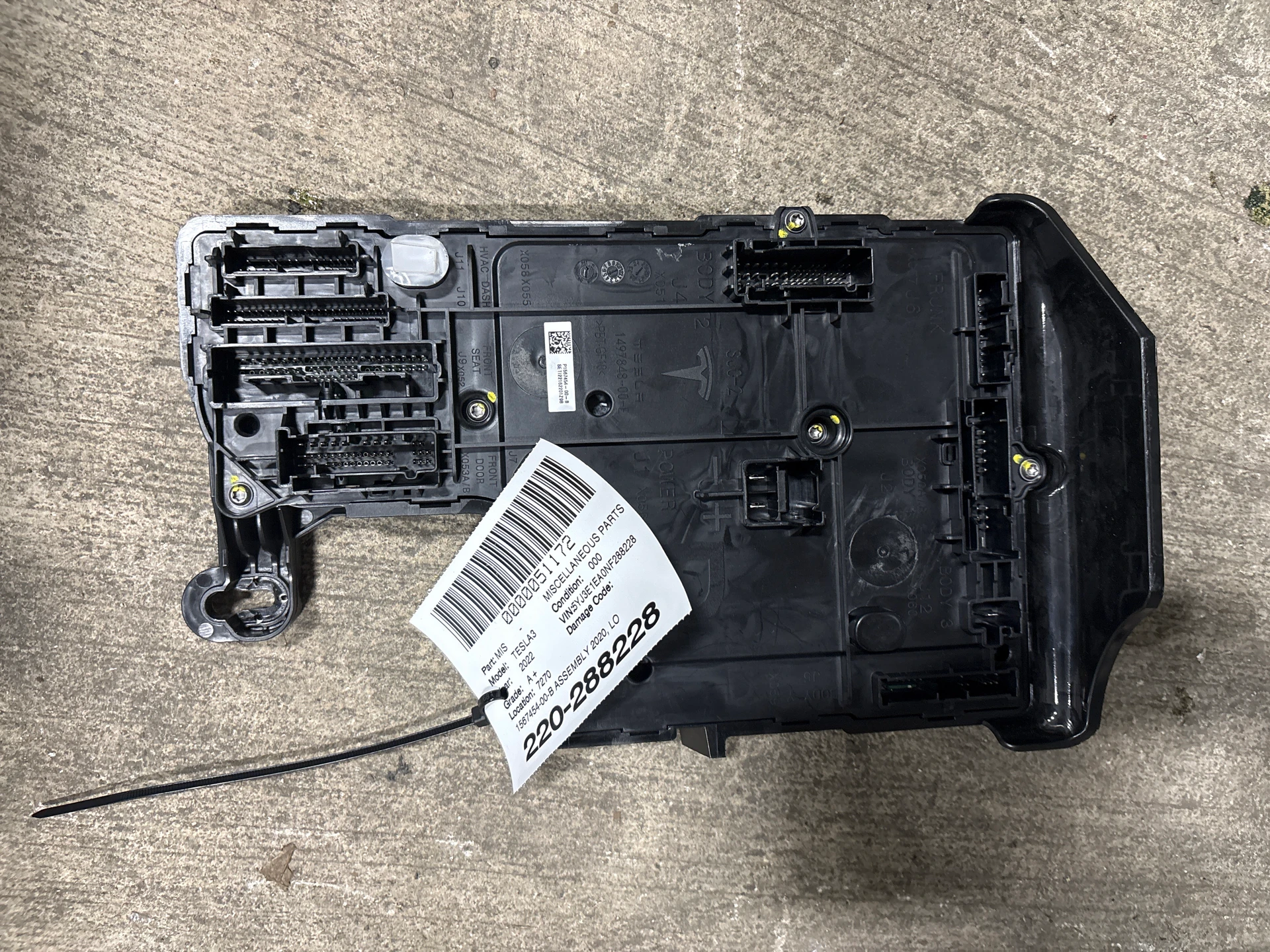 Assembly 2020, Low Voltage Premium Controller, Right · 1