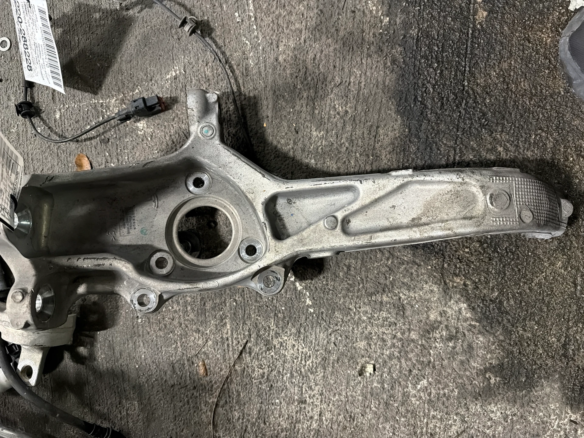Rh Front Knuckle · 1
