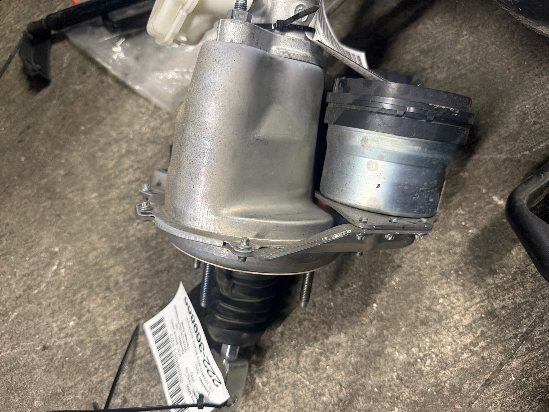 Lh Brake Booster and Master Cylinder Assembly - Left Hand Drive · 1