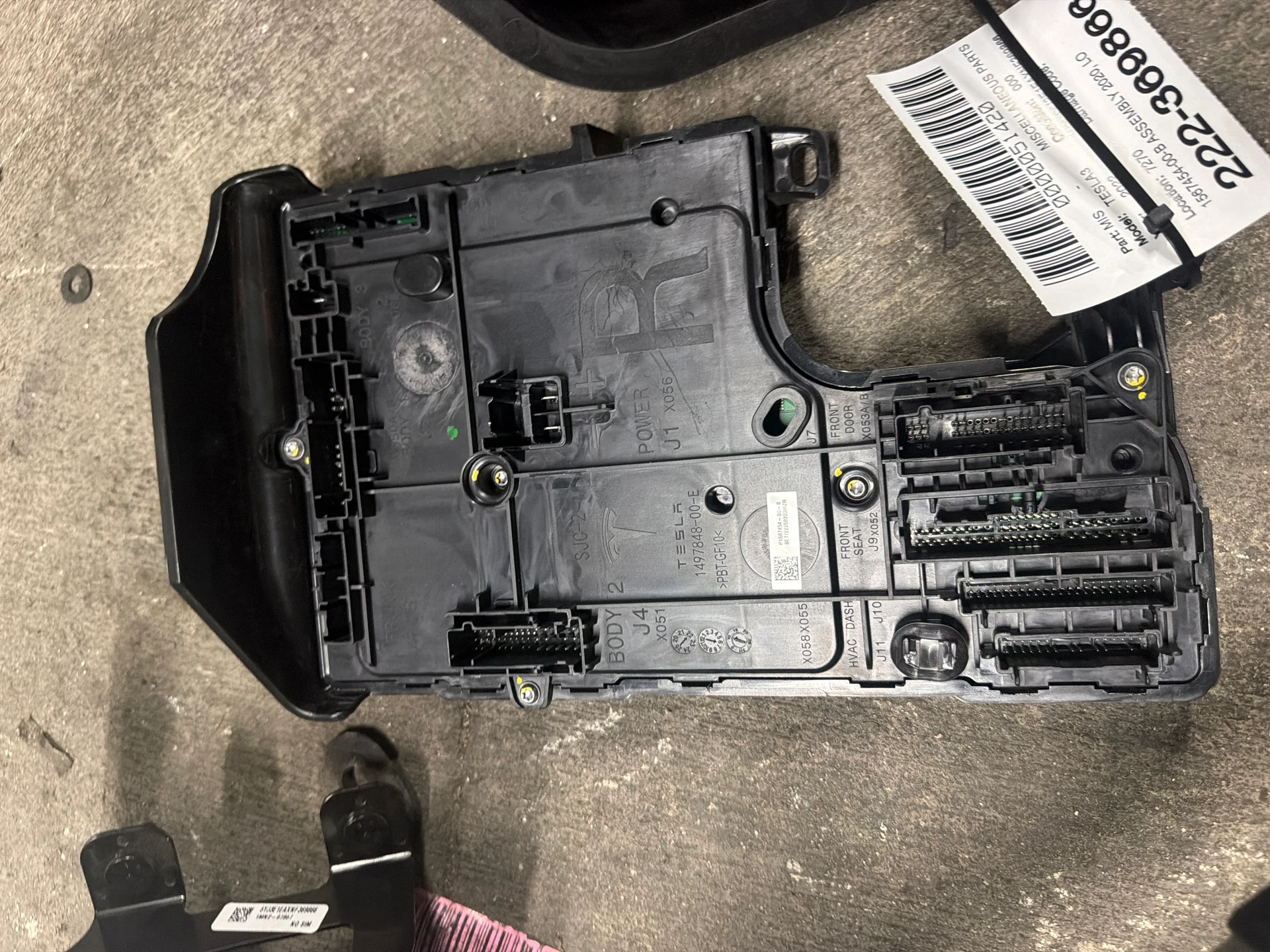 Assembly 2020, Low Voltage Premium Controller, Right · 1