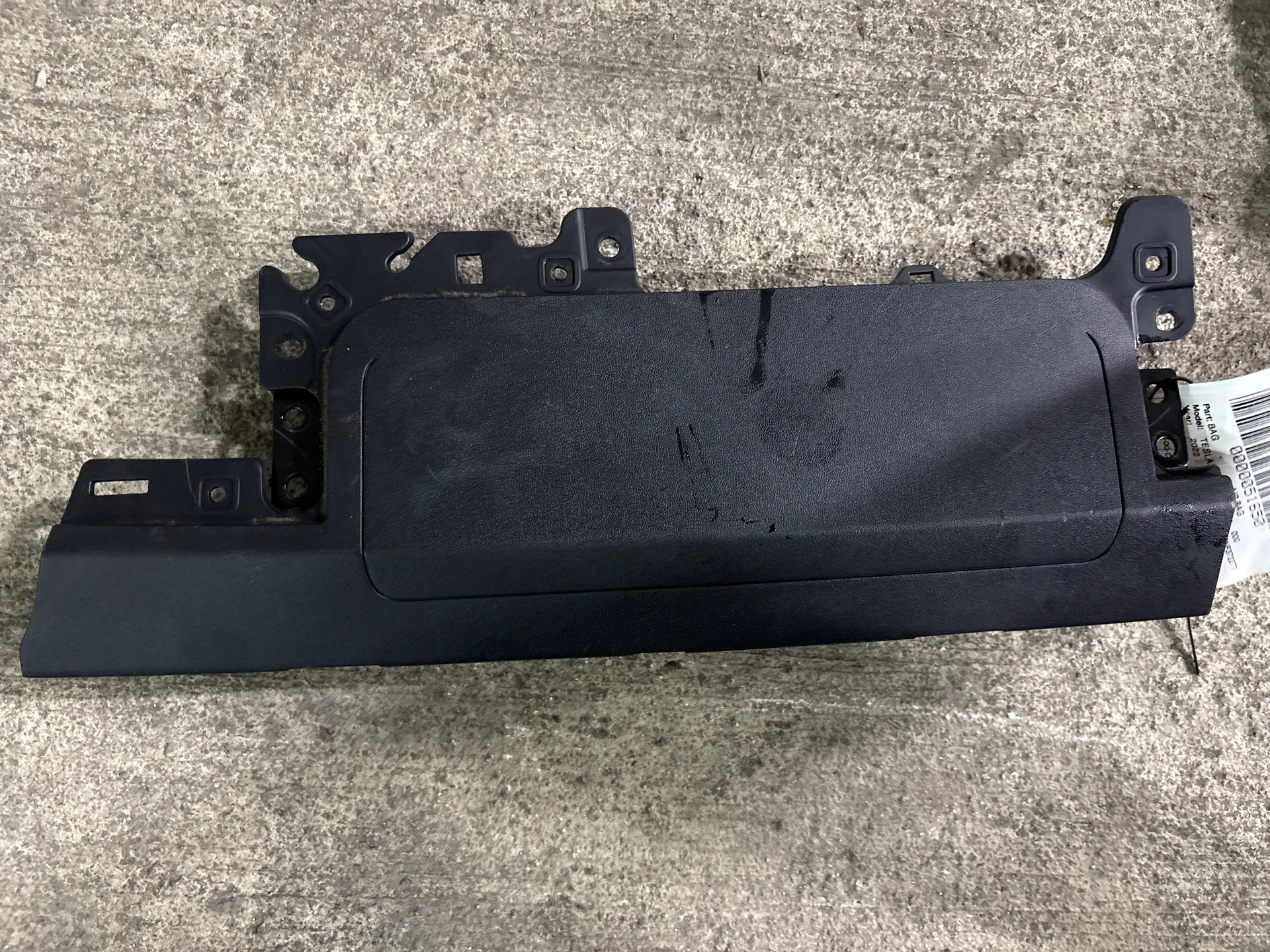 Rh Knee Airbag · 1