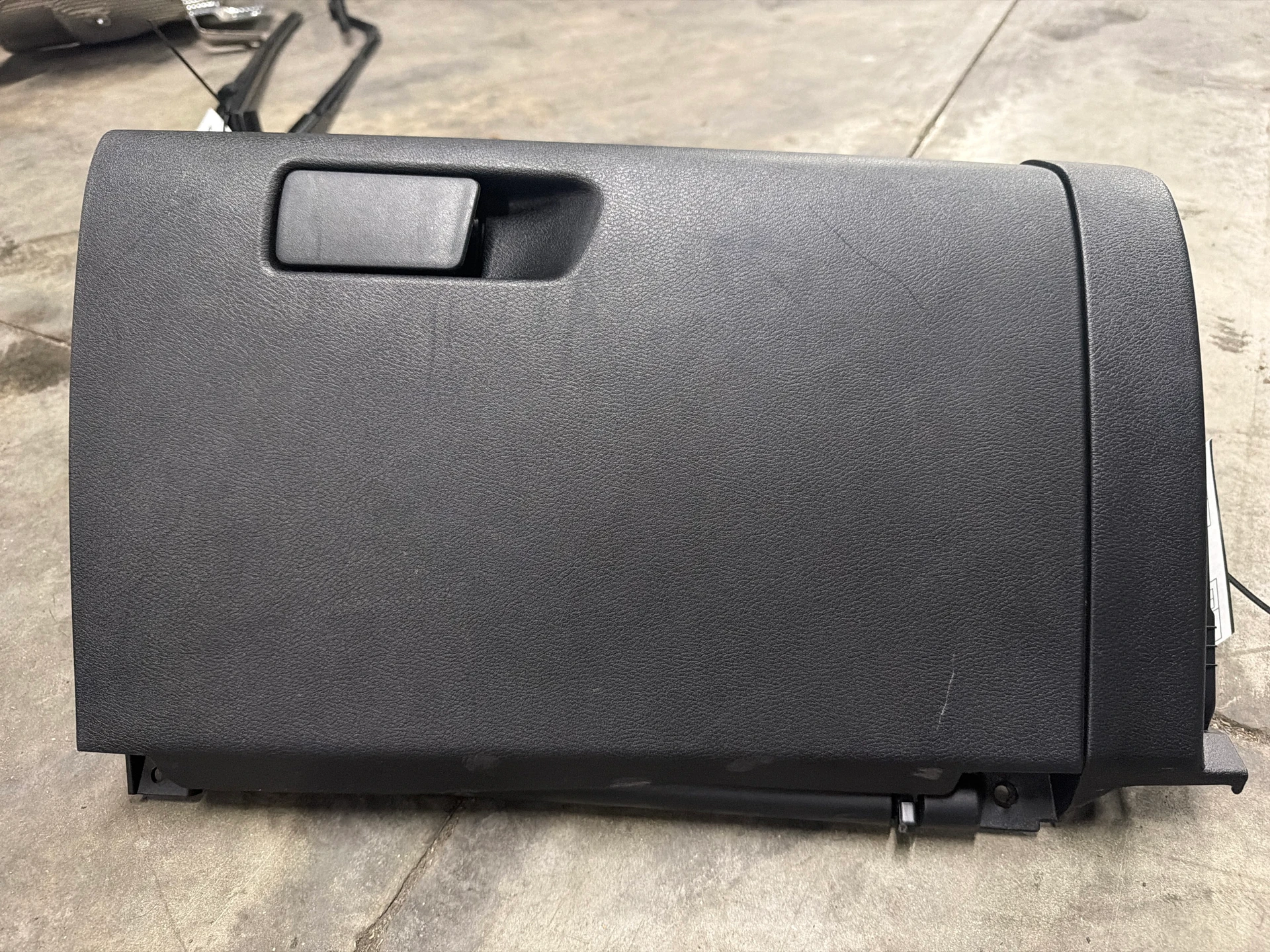 Glove Box Assy · 1