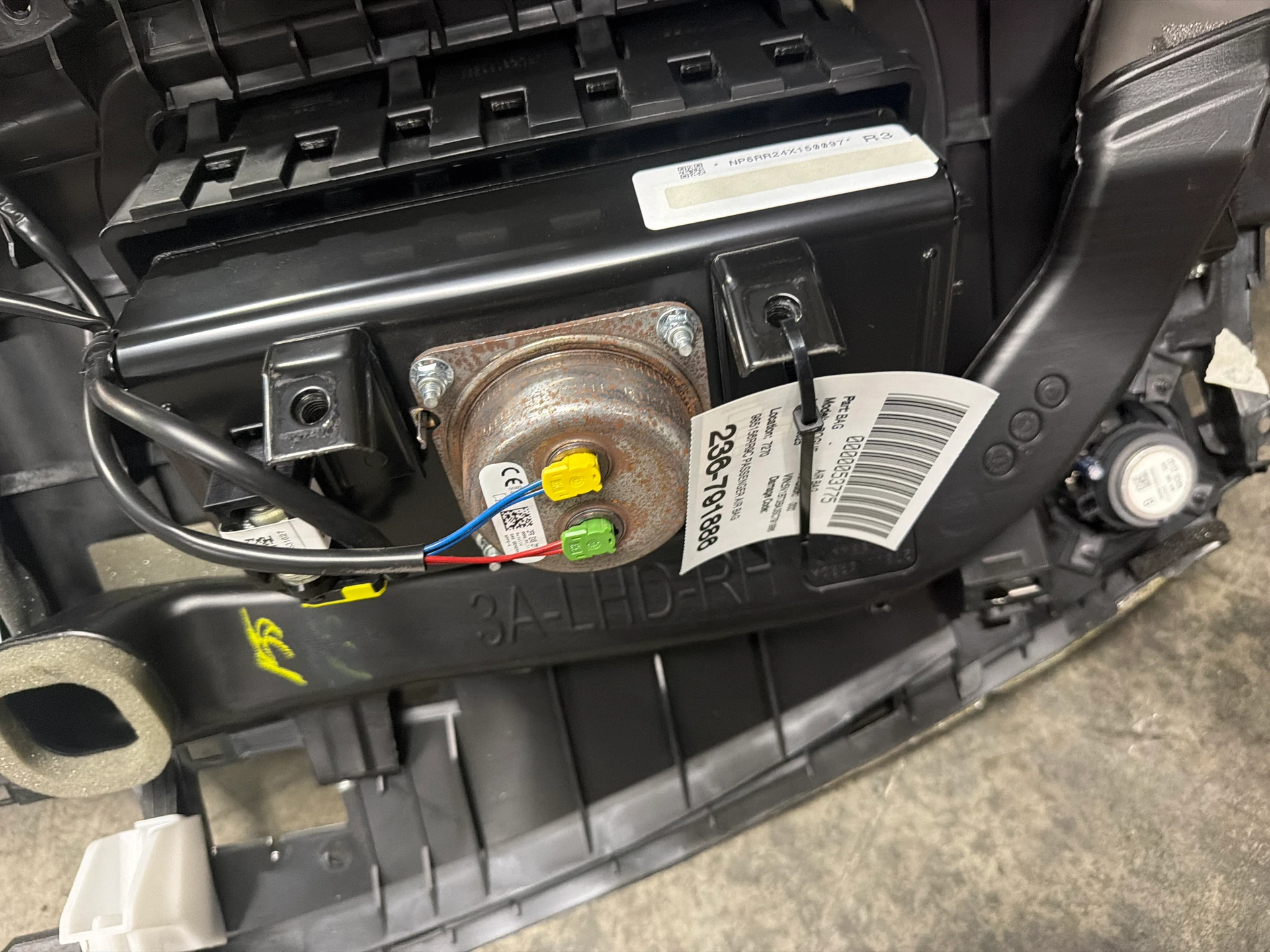 Passenger Air Bag · 1