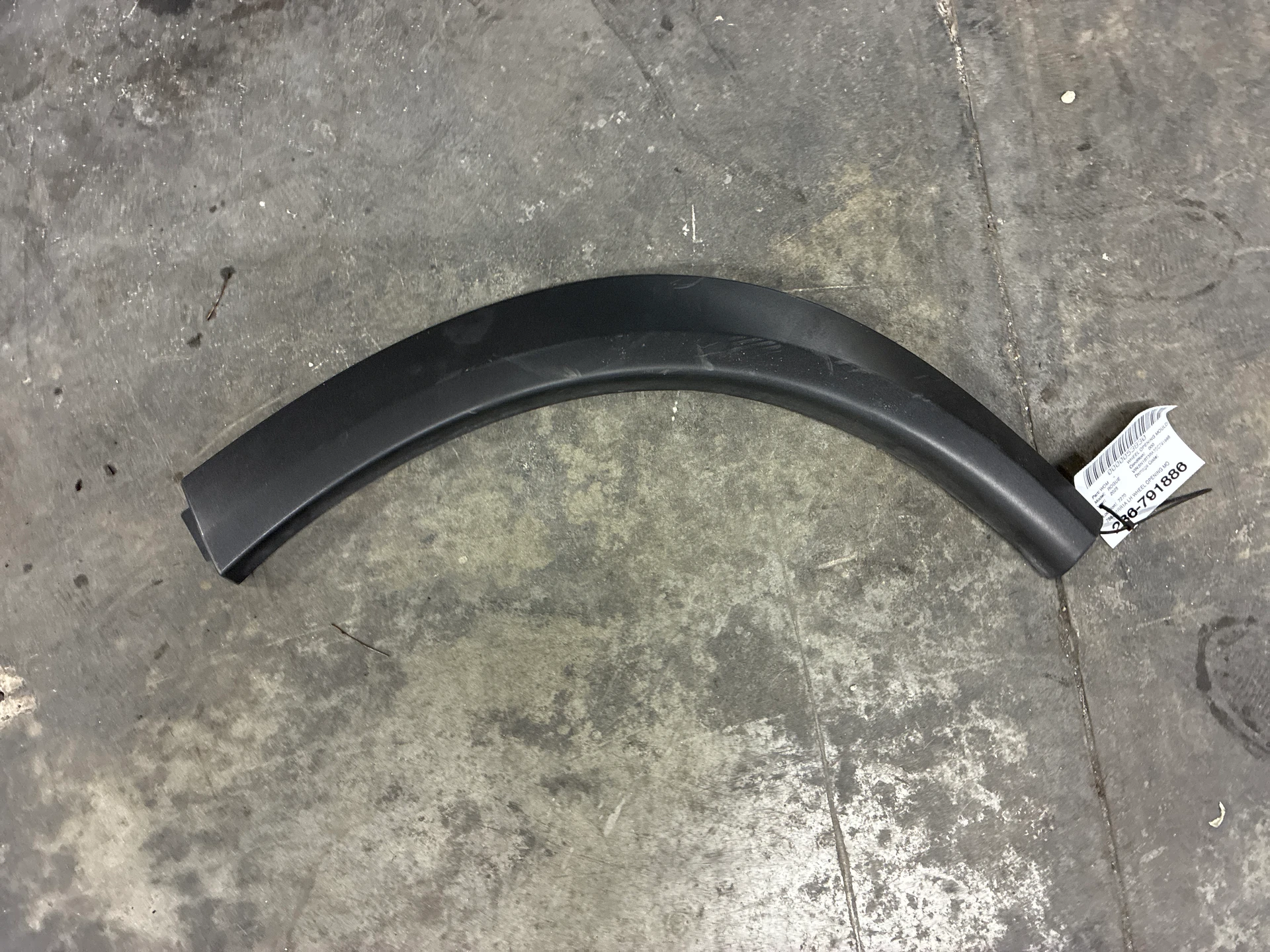Lh Wheel Opening Molding · 1