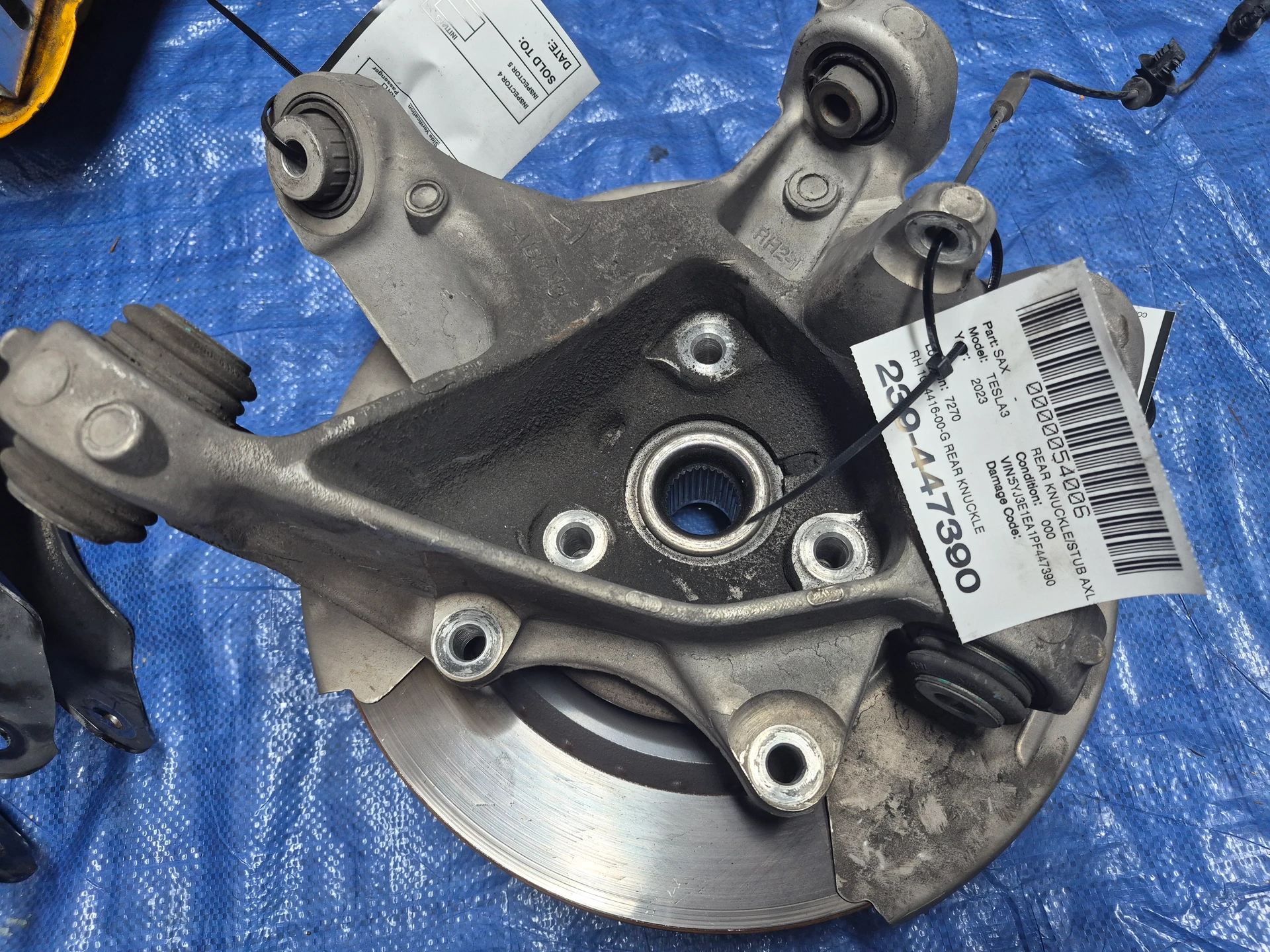 Rh Rear Knuckle · 1