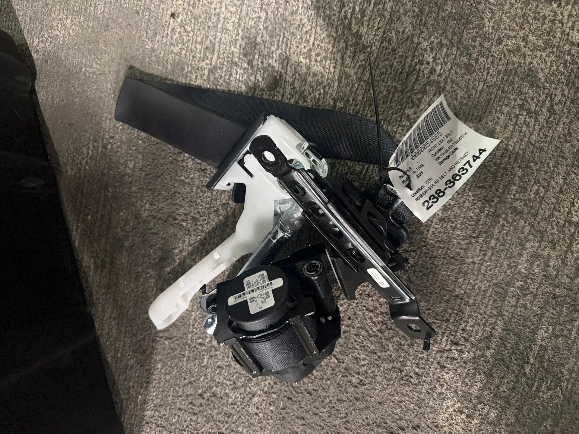 Rh Belt and Retractor · 1