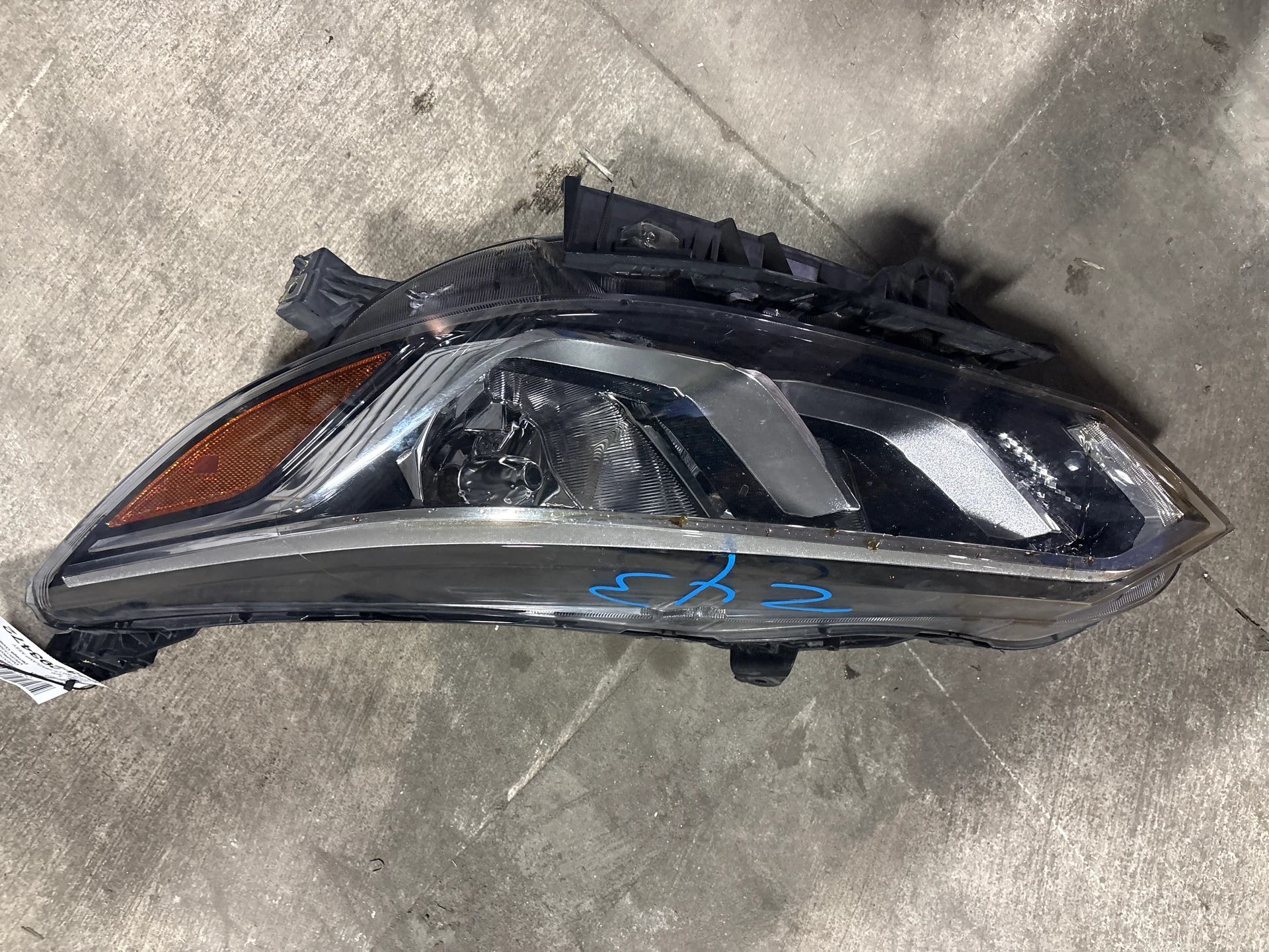 Lh Headlamp Assy · 1