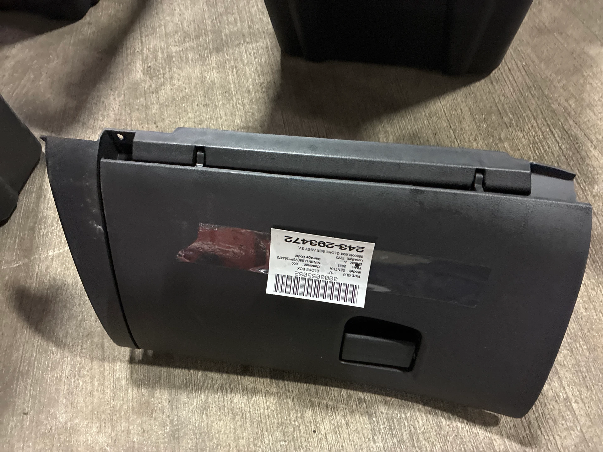 Glove Box Assy Sv, Sr · 1