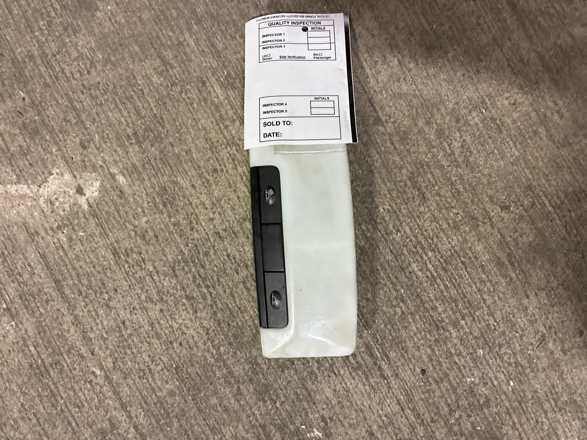 Dome Lamp Assy · 1