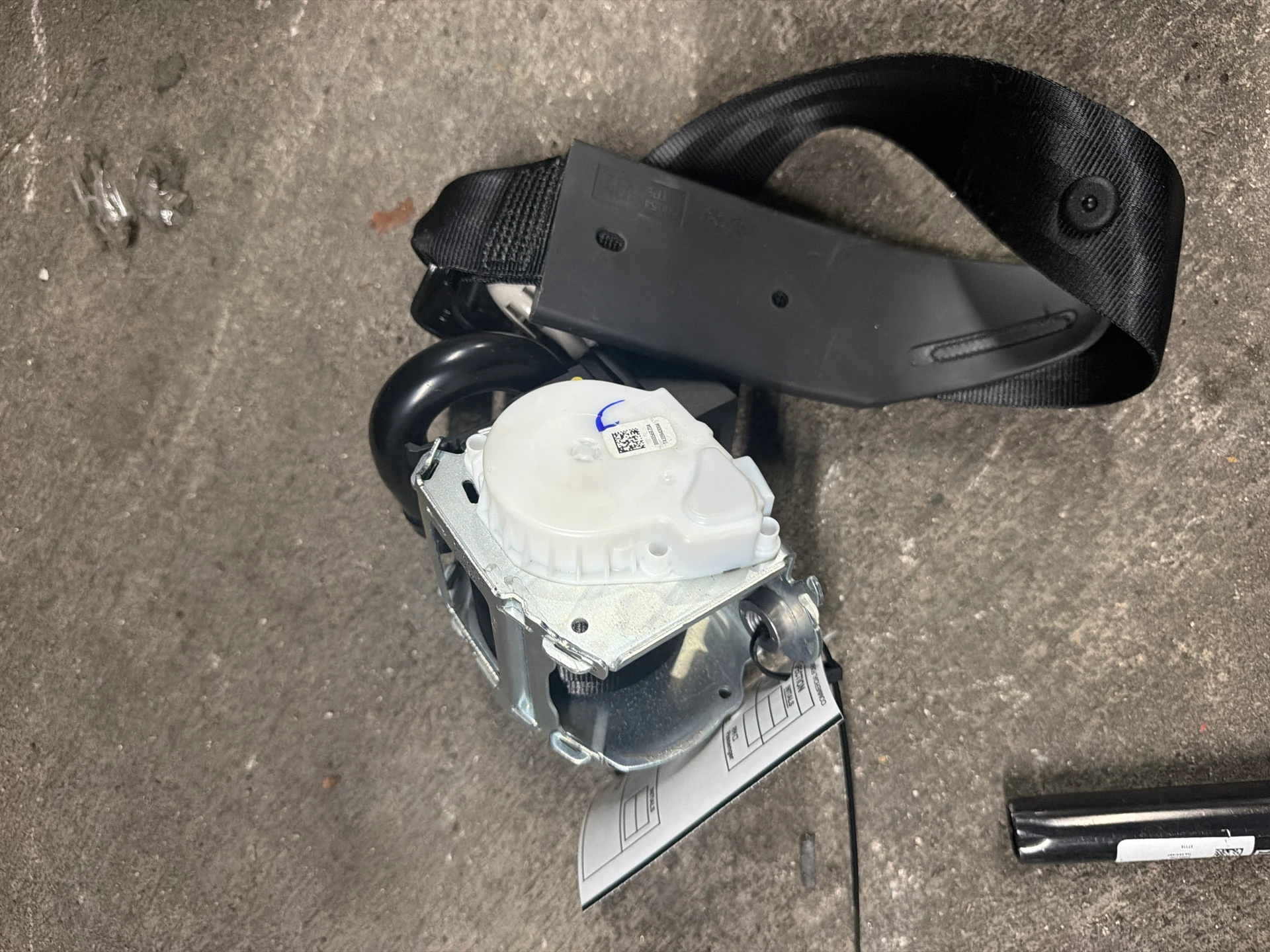 Lh Outer Belt Assy · 1