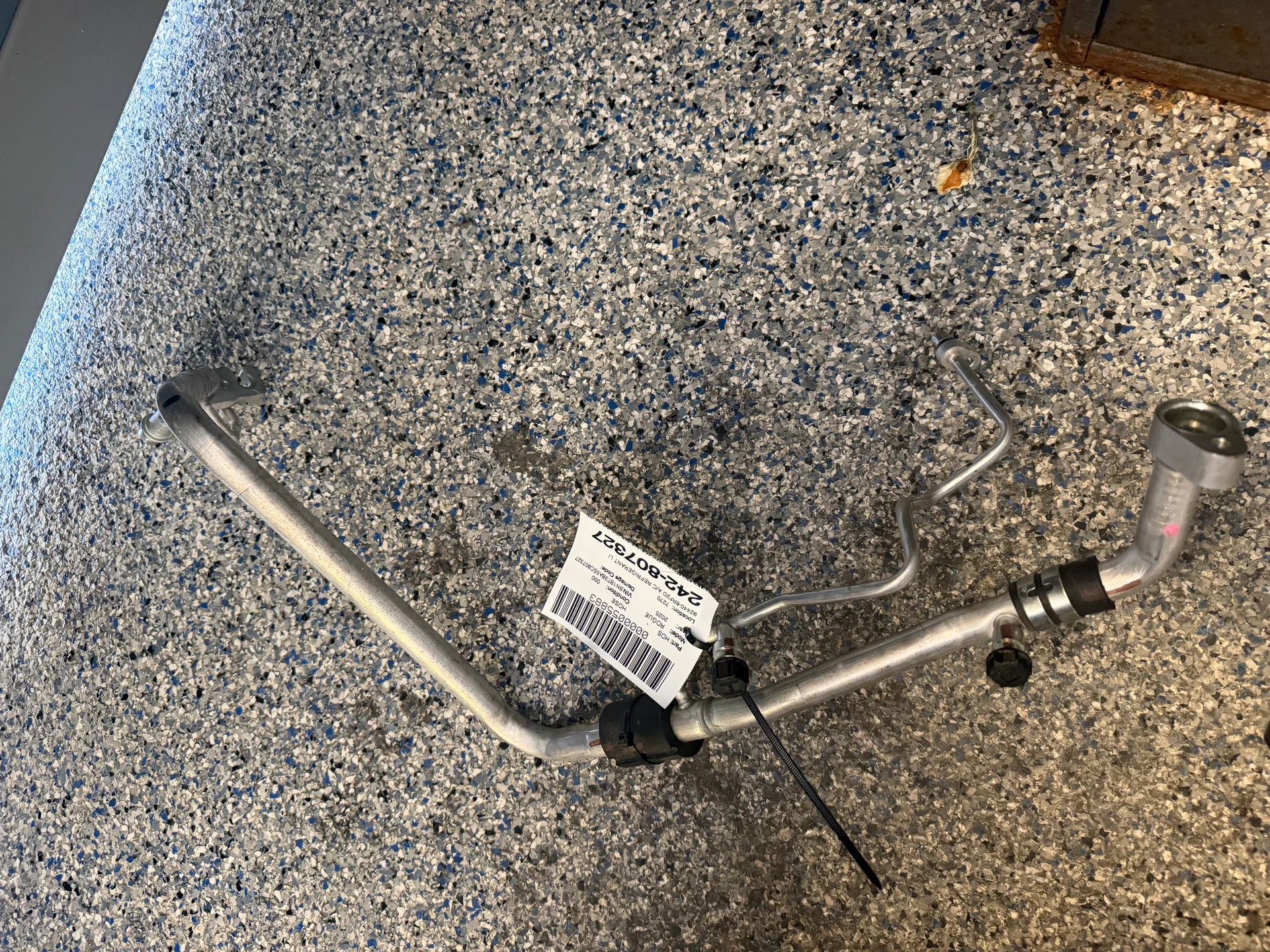 A/c Refrigerant Liquid Hose · 1