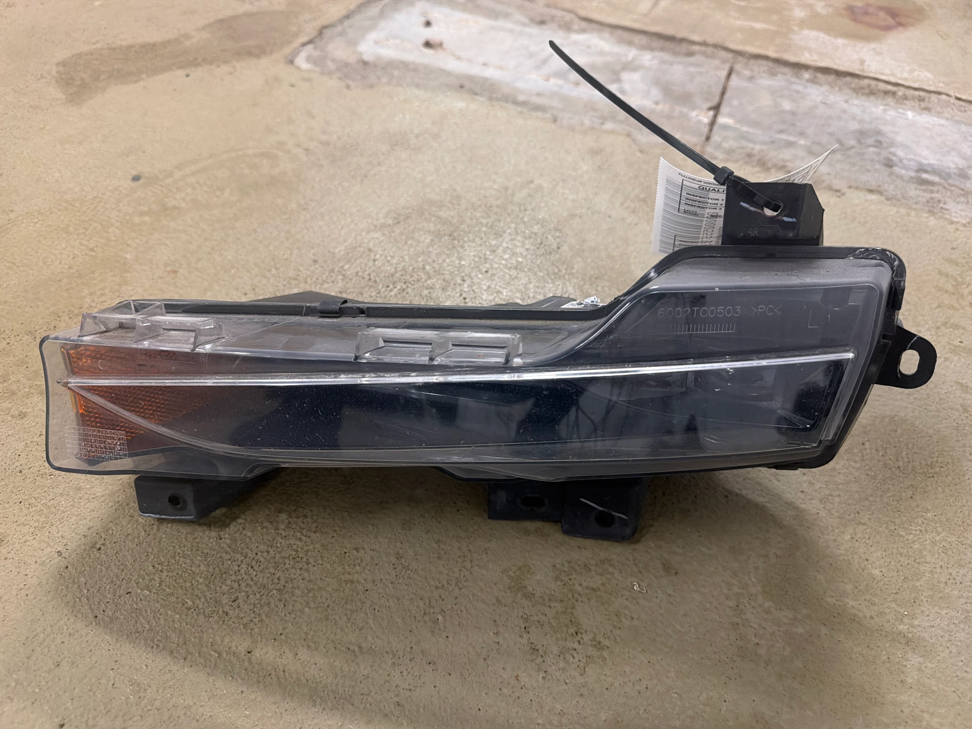 Lh Lamp Assembly Fascia Lamp Front · 1