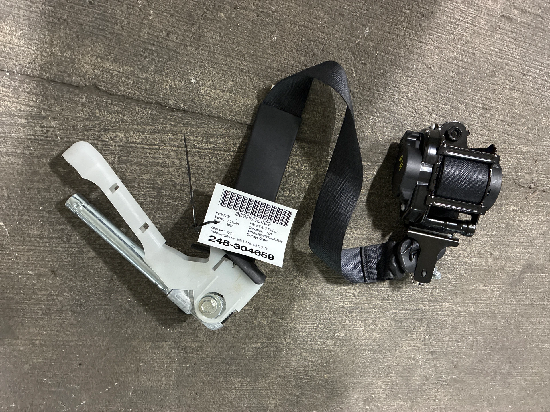 Rh Belt and Retractor · 1