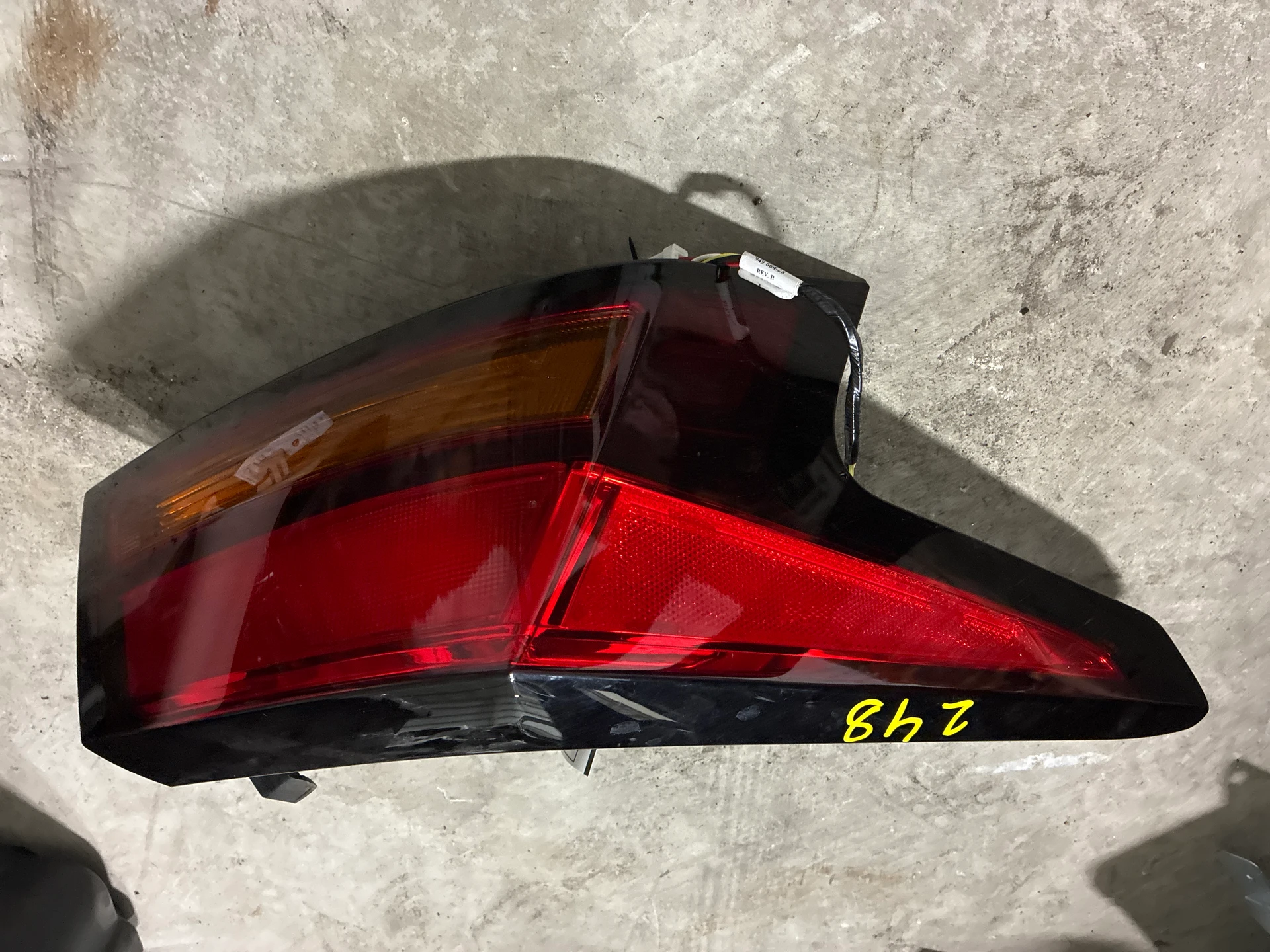 Lh Combo Lamp Assy · 1
